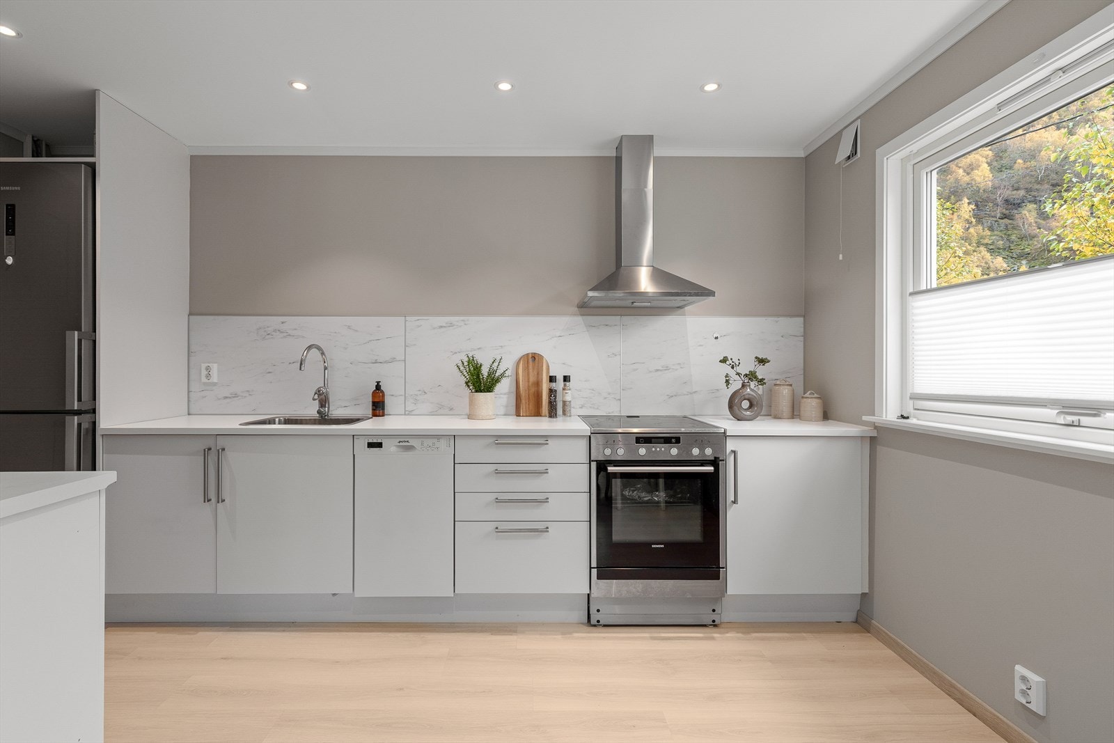 Open stove/kjøkken løysing med nytt Norema kjøkken frå år 2023. Galleribilde