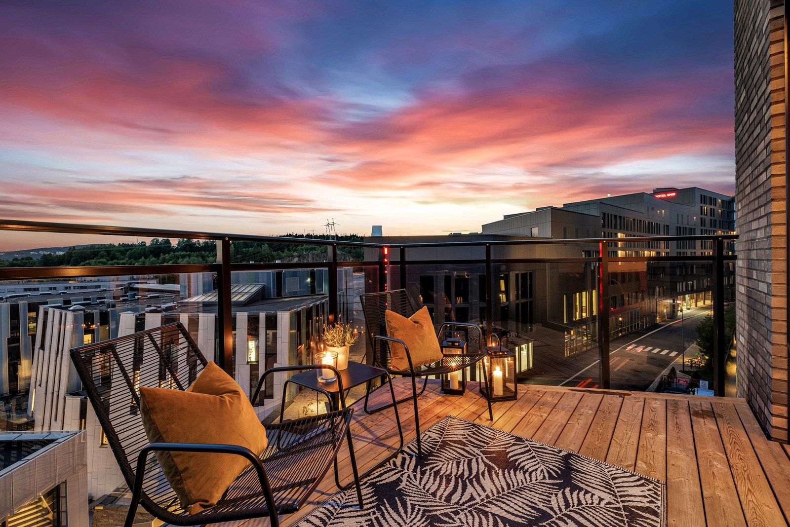 Her kan du nyte de lange, lyse sommerkveldene med grilling og hyggelig selskap. Galleribilde