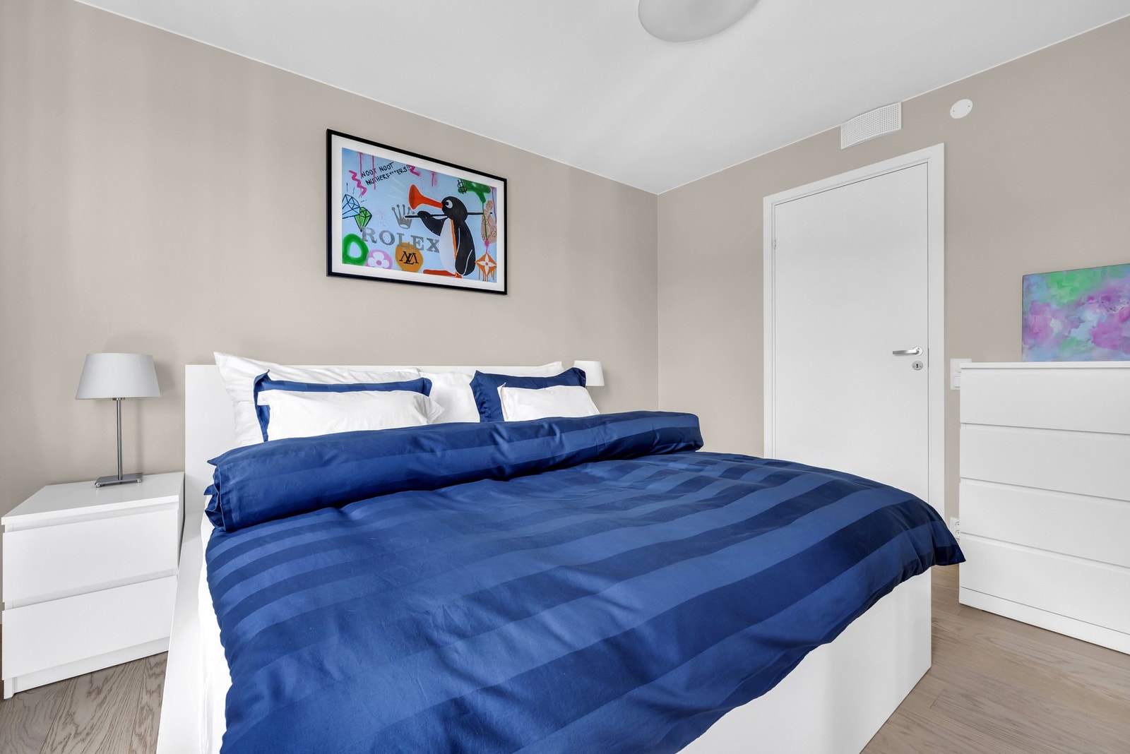 Hovedsoverommet har et privat baderom som gir følelsen av hverdagsluksus. Galleribilde