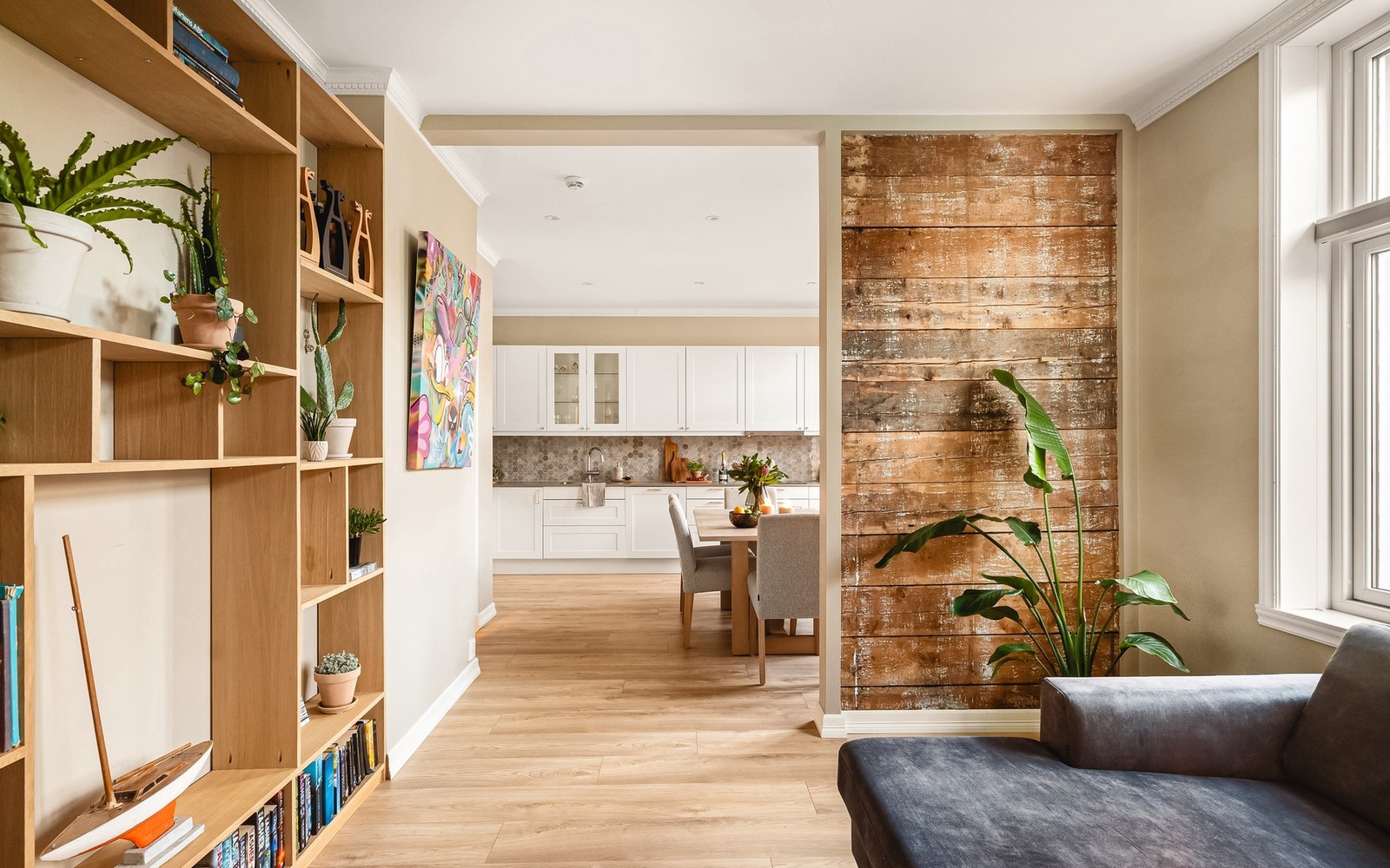 Nyoppusset med blant annet ny planløsning, nye overflater, nye bad, nytt kjøkken og nytt elektrisk anlegg i 2022 Galleribilde