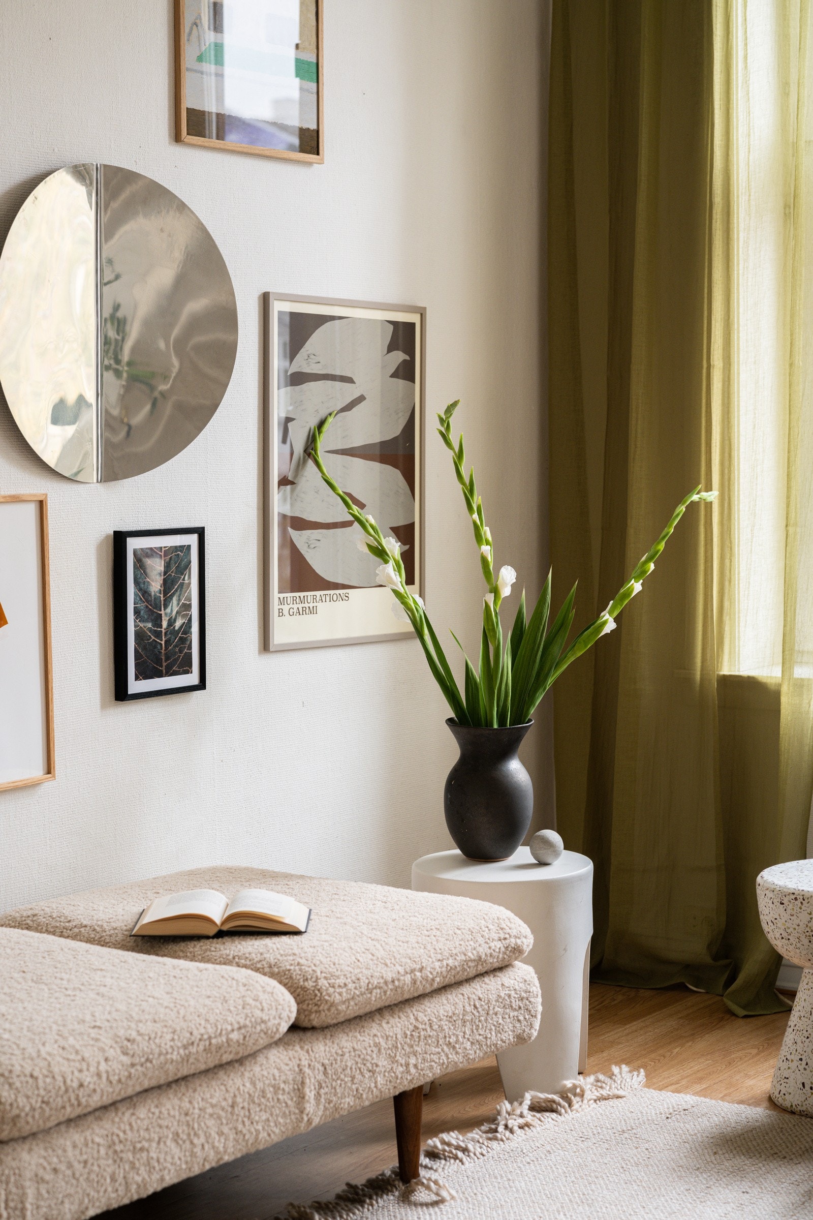 Leiligheten bærer preg av manglende vedlikehold og fremstår som et renoveringsobjekt. Galleribilde