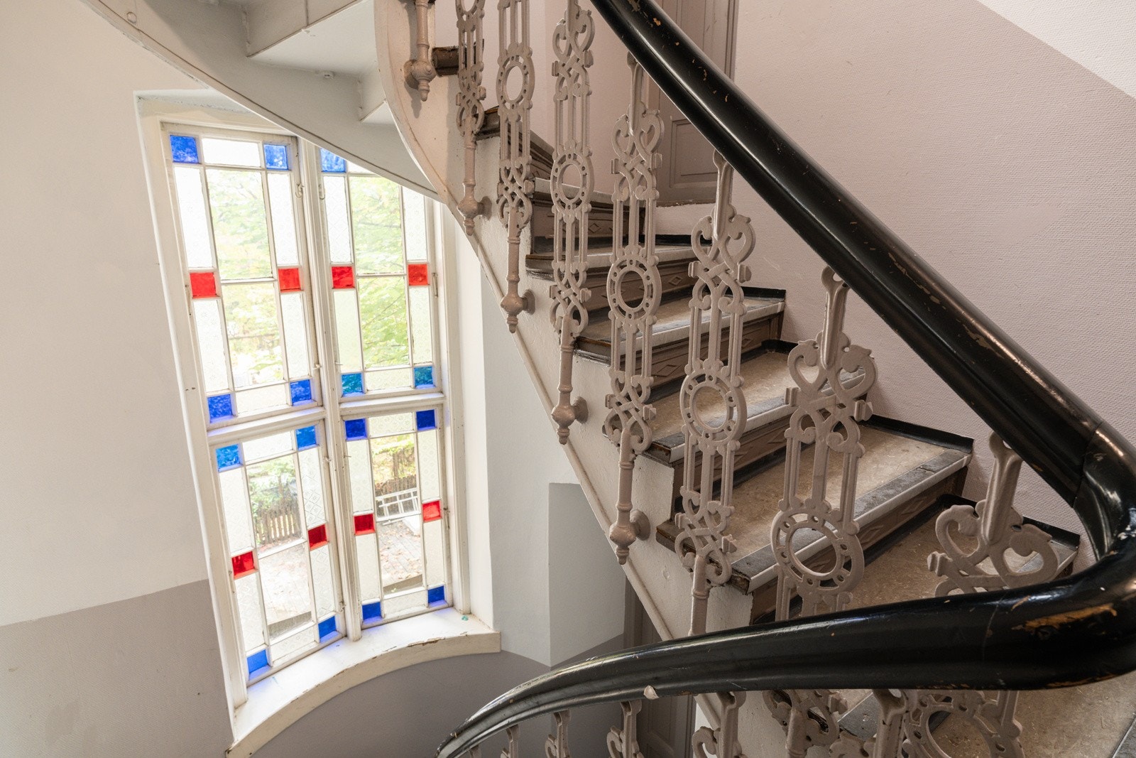 Nydelig klassisk trappeoppgang. Galleribilde