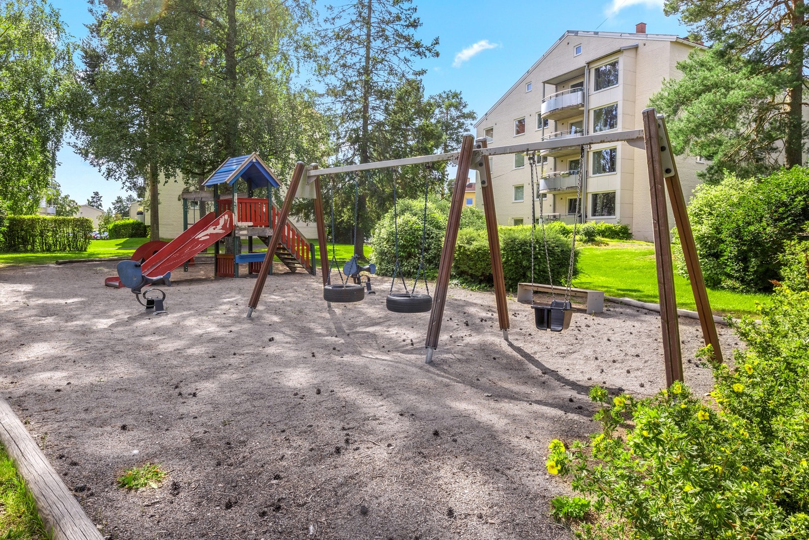 Lekeplass i nærheten av boligen. Galleribilde