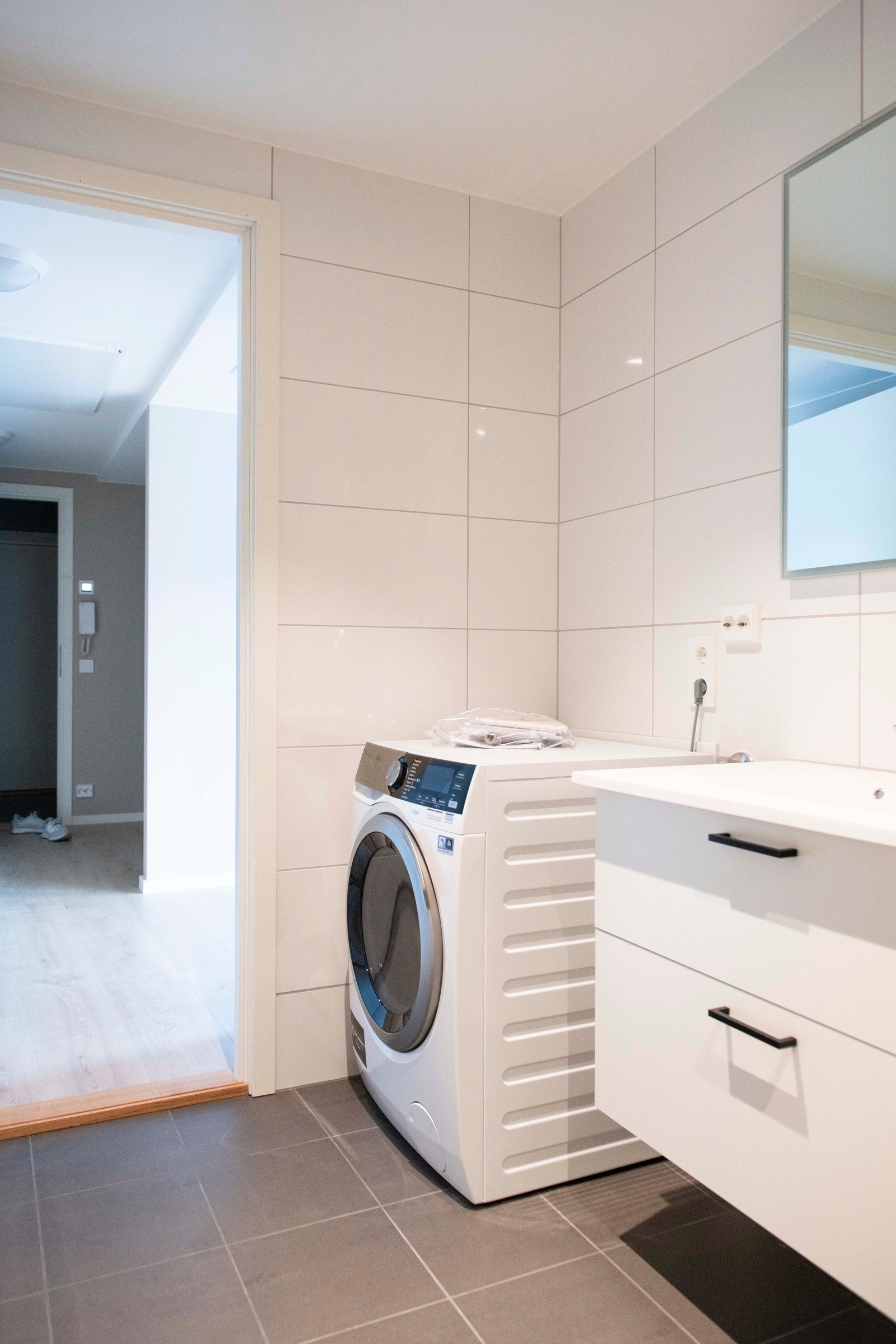 Bad med kombinert vask/tørk. Galleribilde