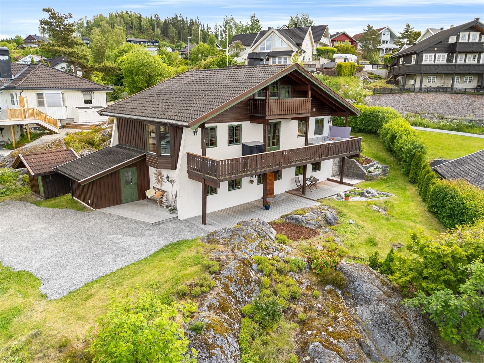 Velkommen til Bruvollbakken 5, presentert av DNB Eiendom v/ Joachim Vågen. Galleribilde