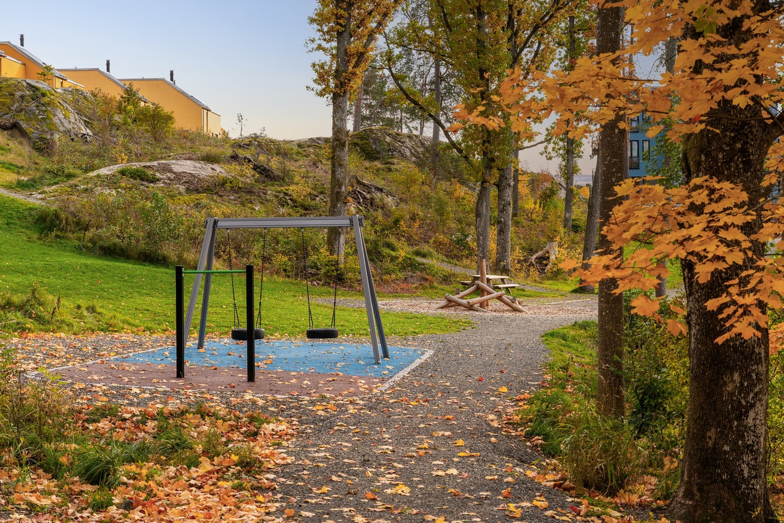 Fine lekeplasser for barna Galleribilde