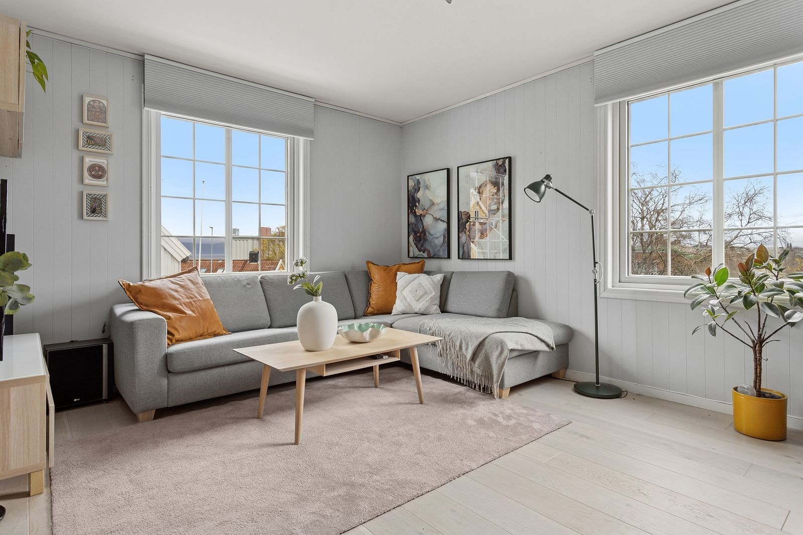 Leiligheten går over to plan og har et internt bruksareal på hele 129 kvm. Galleribilde