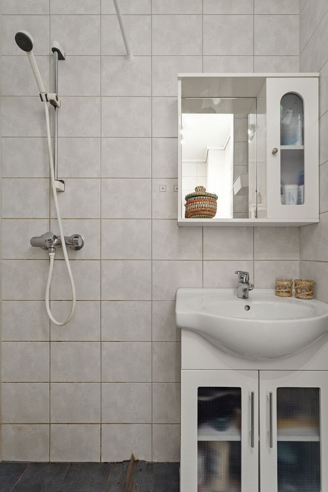 Bad er plassert ved entre og måler 3,2 kvm. Galleribilde