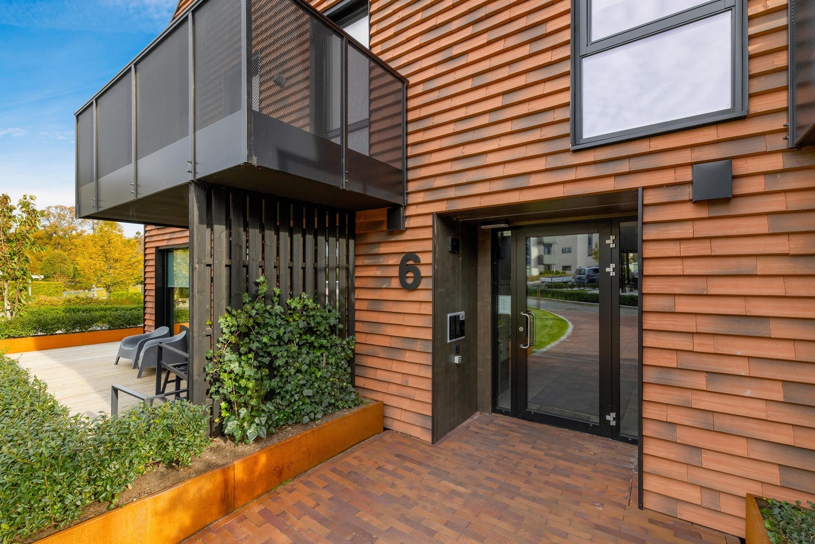 Inngangsparti. Galleribilde