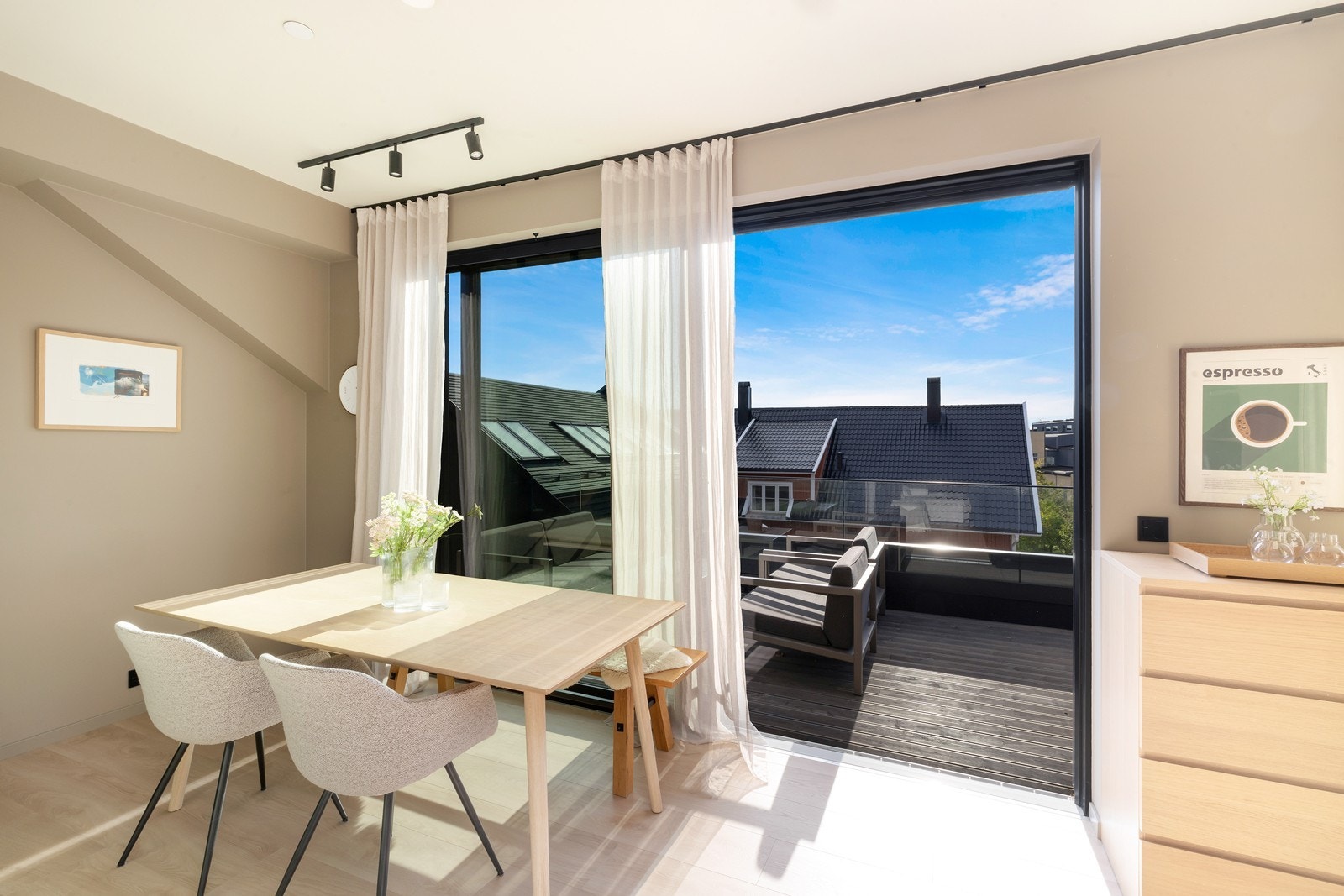 Utgang til takterrasse på hele 20kvm. Galleribilde