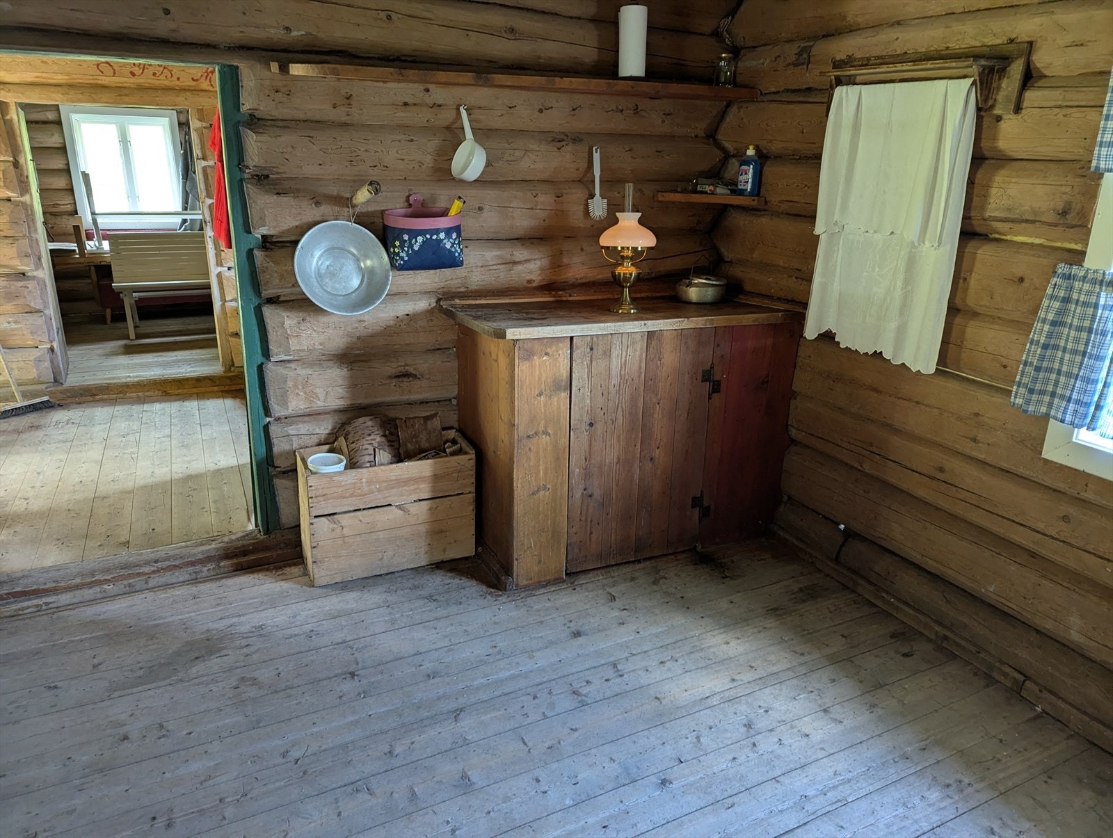 Sæterhuset har både sjel og sjarm og er et flott utgangspunkt for en tur ut i naturen Galleribilde