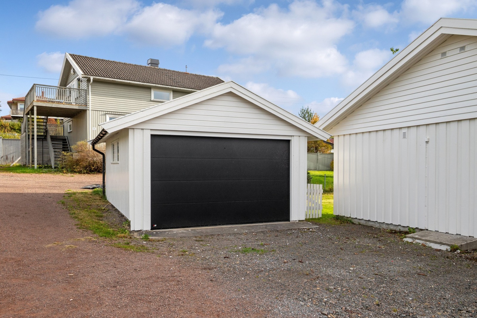 Det er parkering i en garasje på ca. 21 kvm. Galleribilde