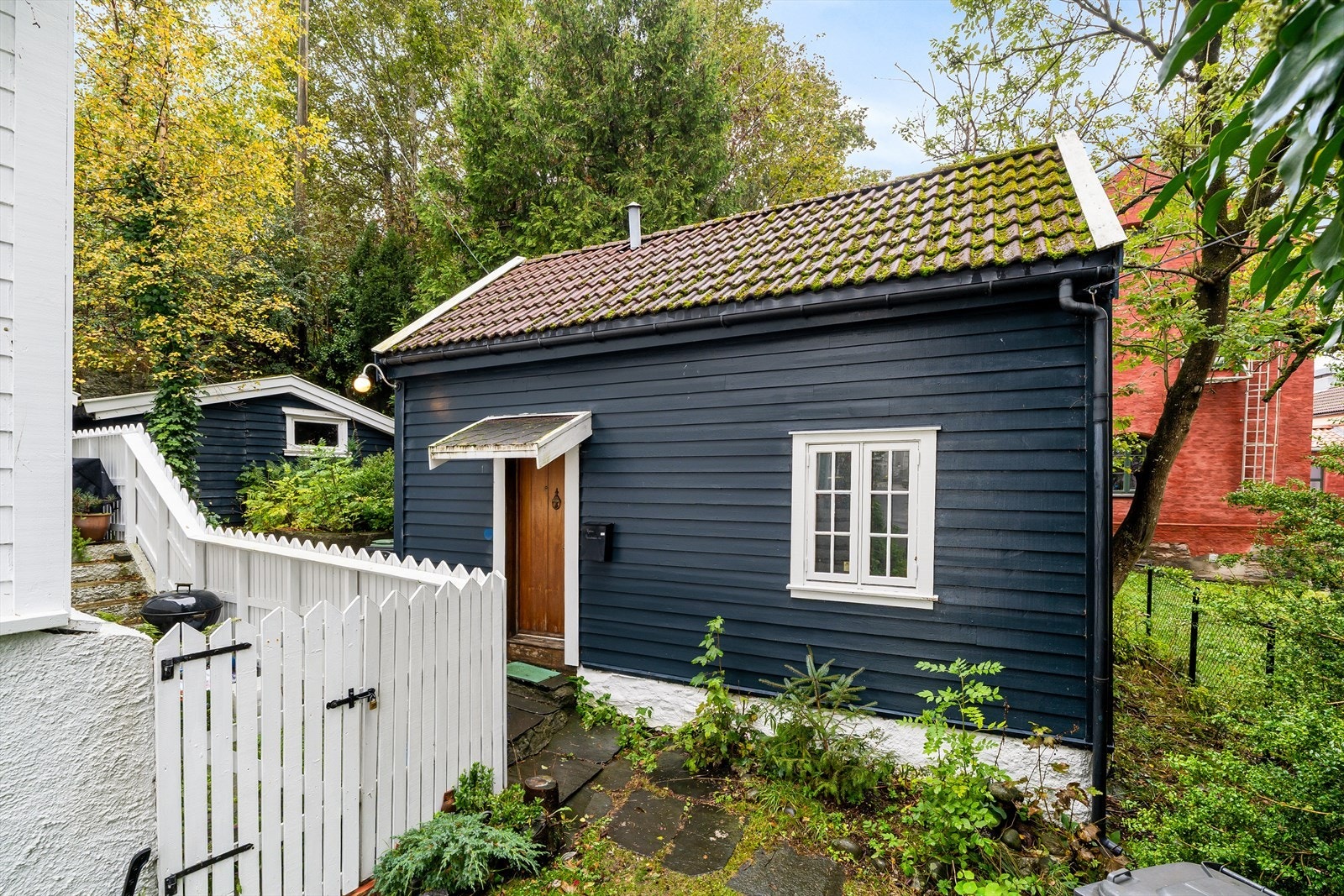 Velkommen til Thiisabakken 22 - En eldre, liten enebolig med enkel standard. Renovering bør påregnes. Galleribilde