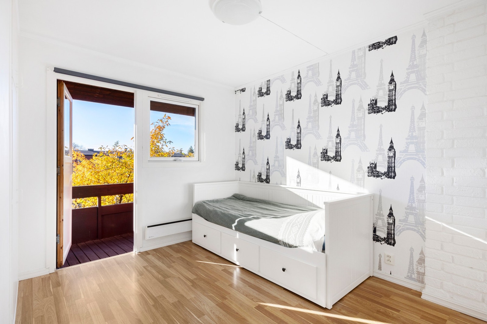 Soverom 4 - Her har du adgang til egen terrasse på ca. 9m2. Galleribilde