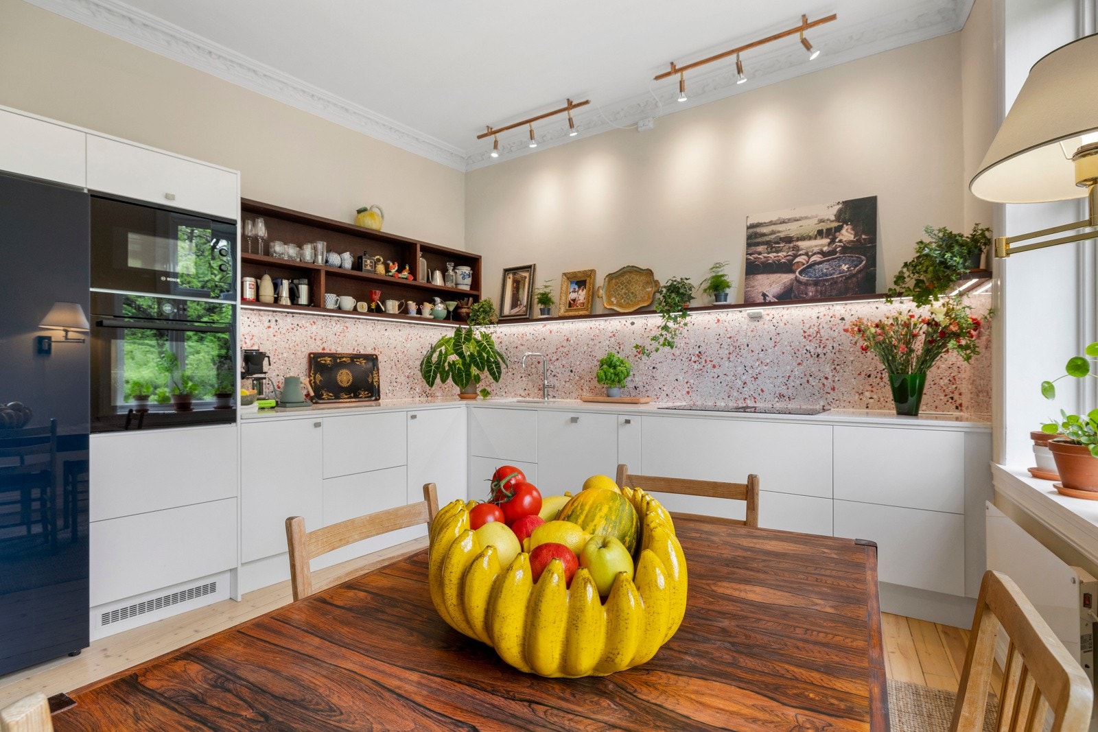 Boligen har nyere Mill panelovner med appstyring. Galleribilde