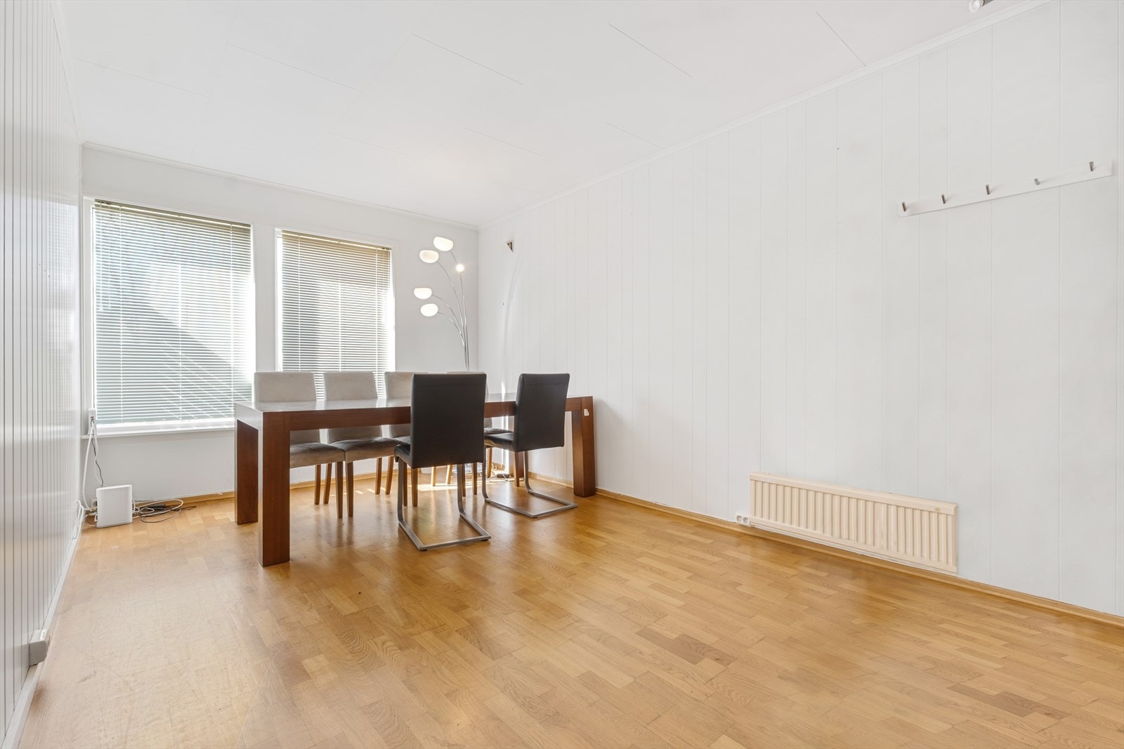 Spisestue/ stort arbeidsrom/ møterom 2.etasje. Galleribilde