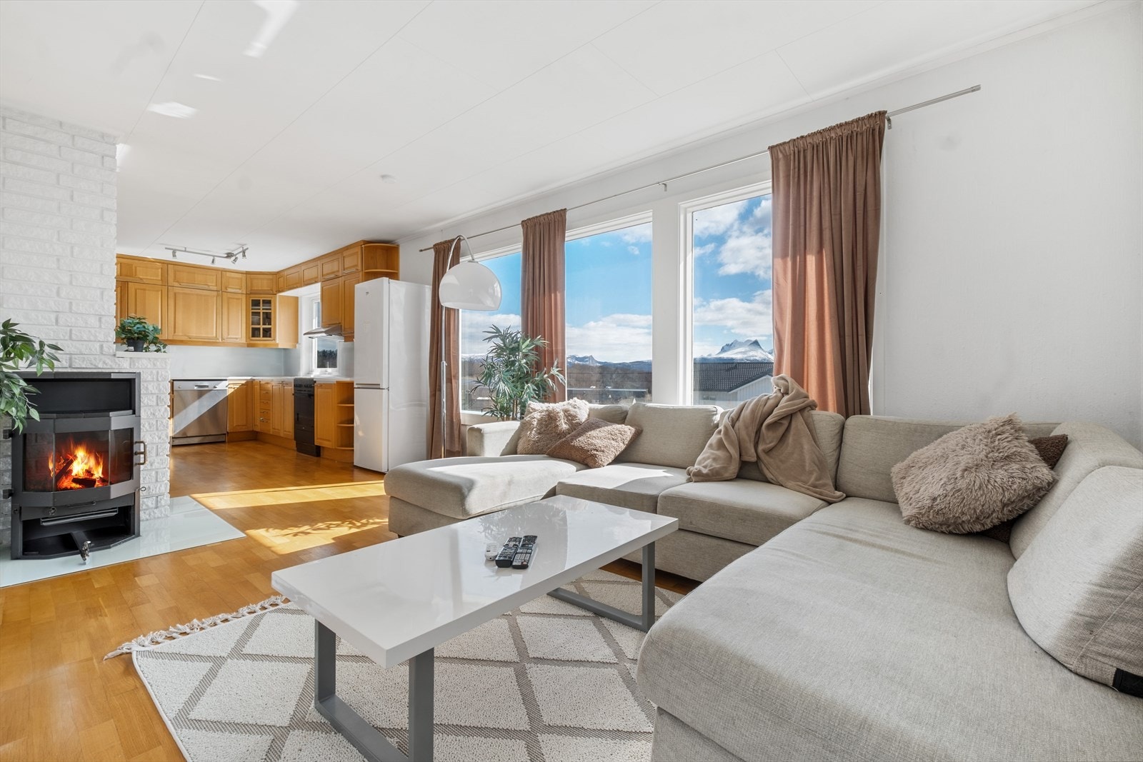 Flott utsikt fra stue, 2.etasje Galleribilde