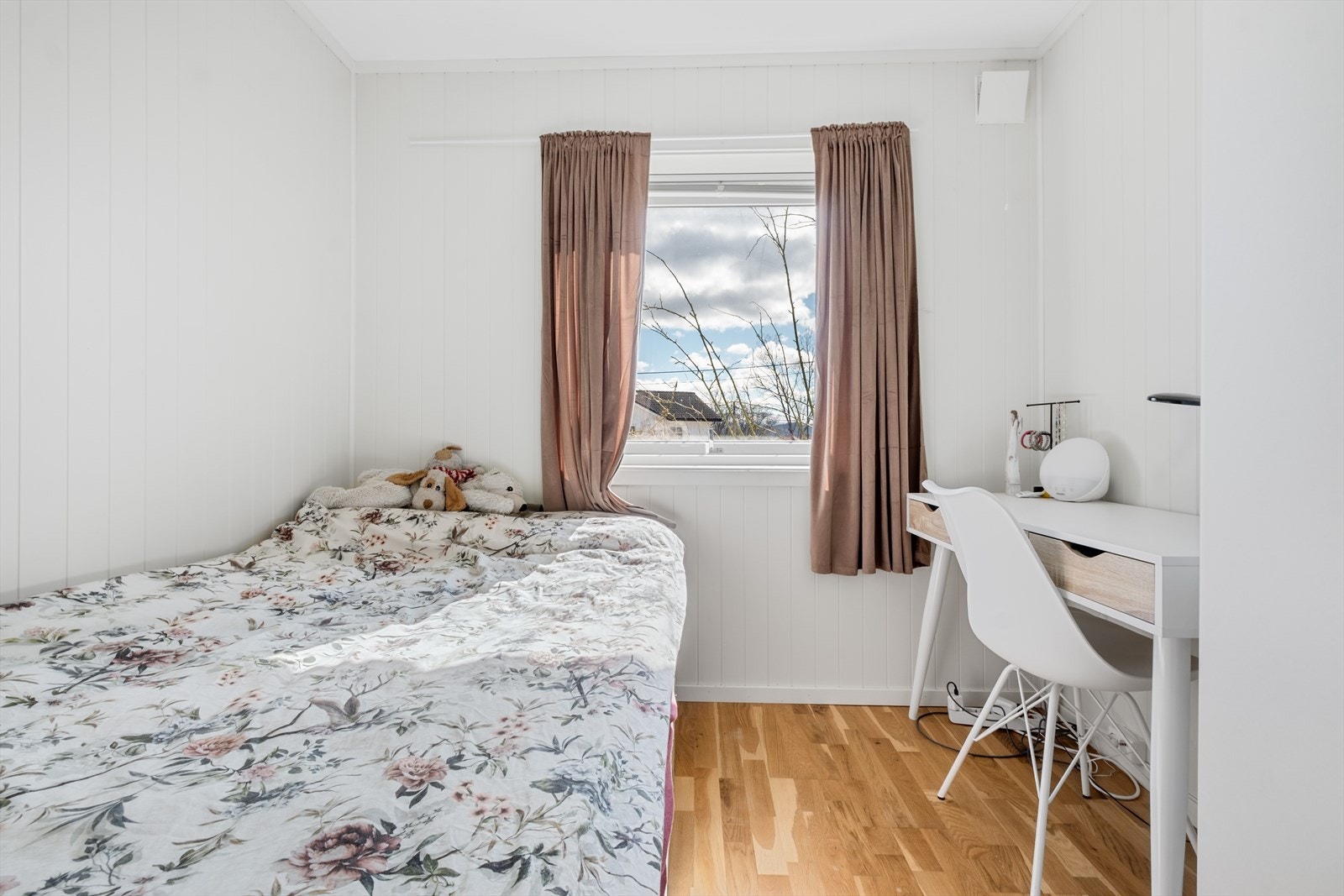 Soverom/ Hybel, 1.etasje. Galleribilde