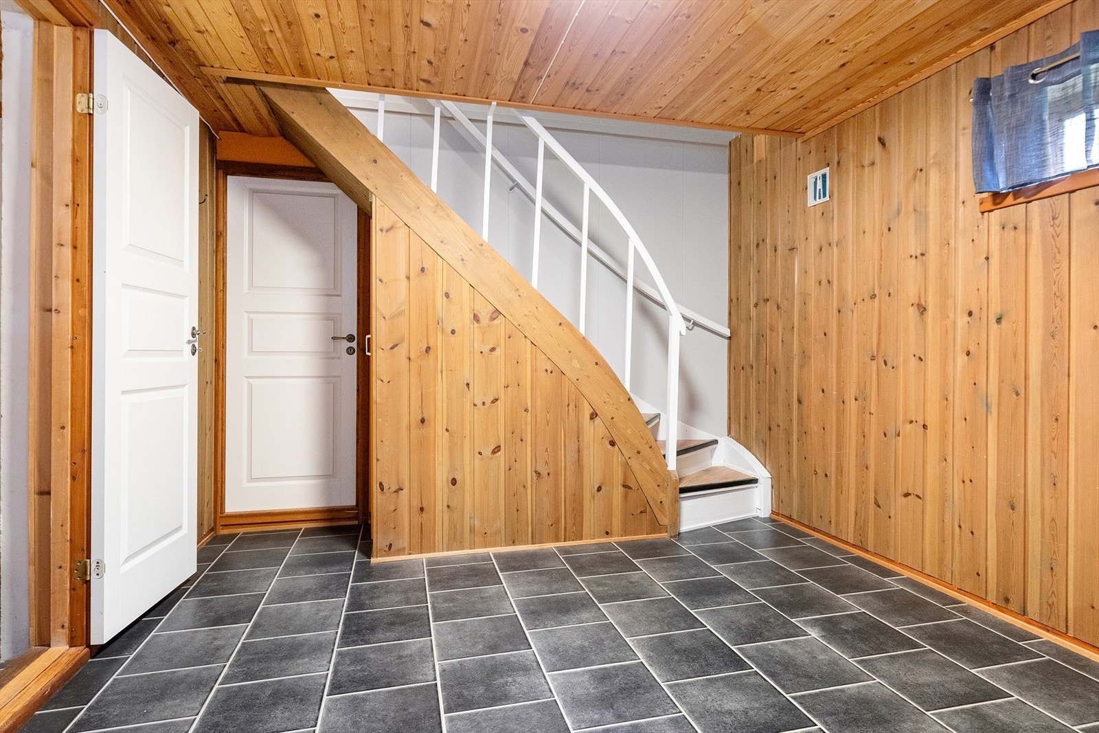 Kjellergang Galleribilde