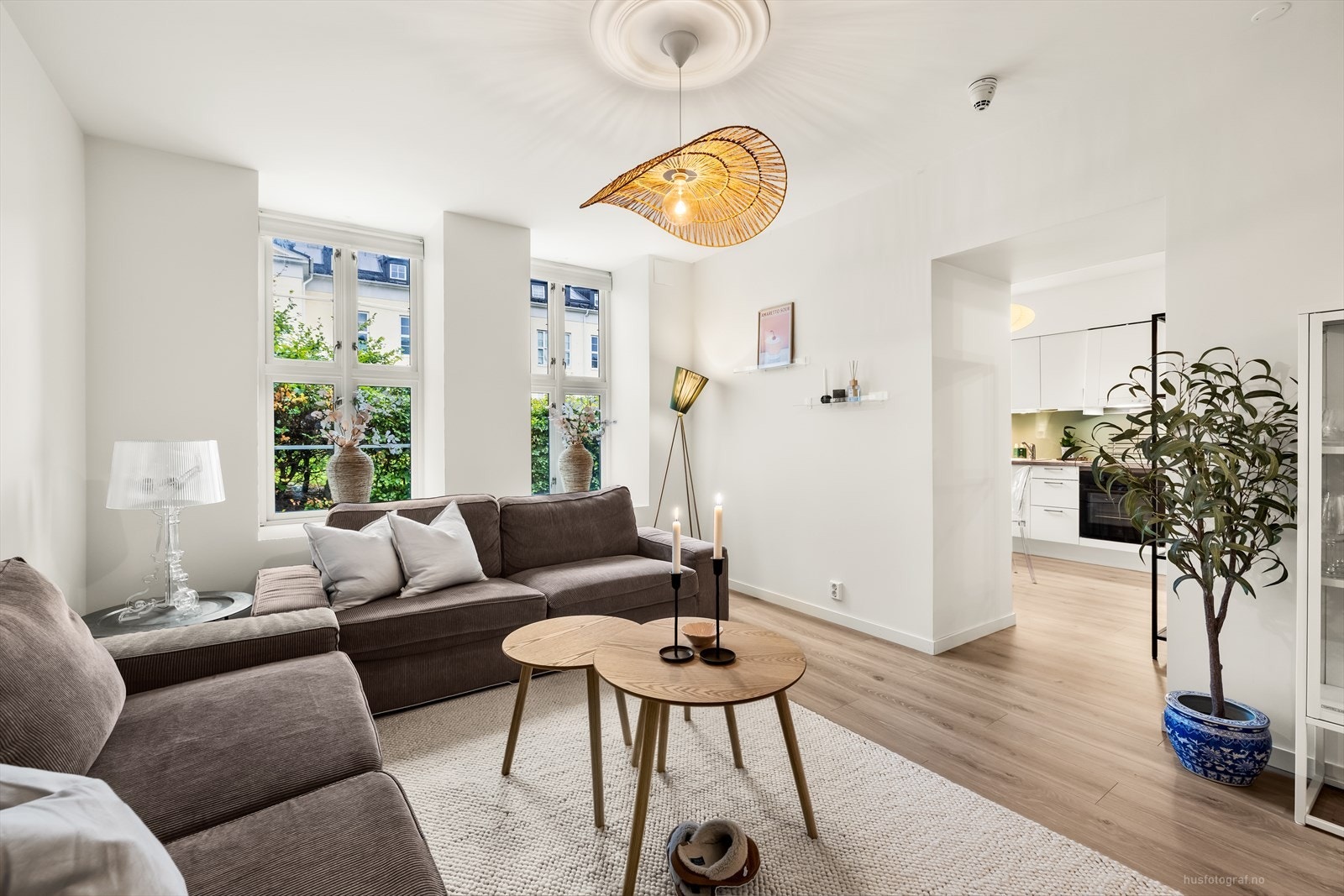 Vinduene slipper inn mye naturlig lys. Galleribilde