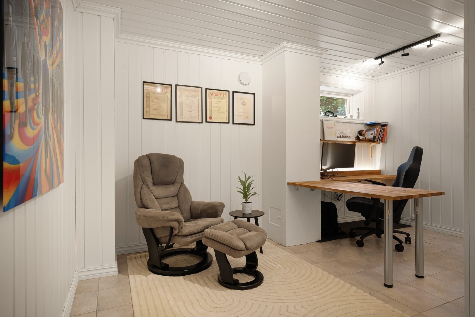 Kontor i underetasjen. Rommet er ikke godkjent til varig opphold. Galleribilde