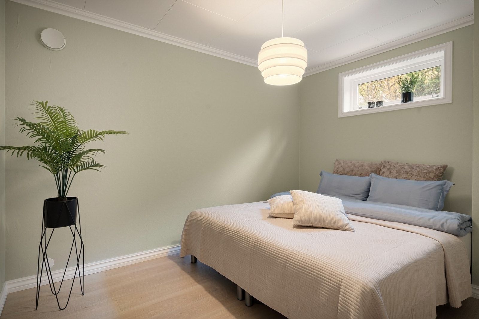 Rom i underetasjen er innredet som soverom i dag. Rommet er ikke godkjent til varig opphold. Galleribilde