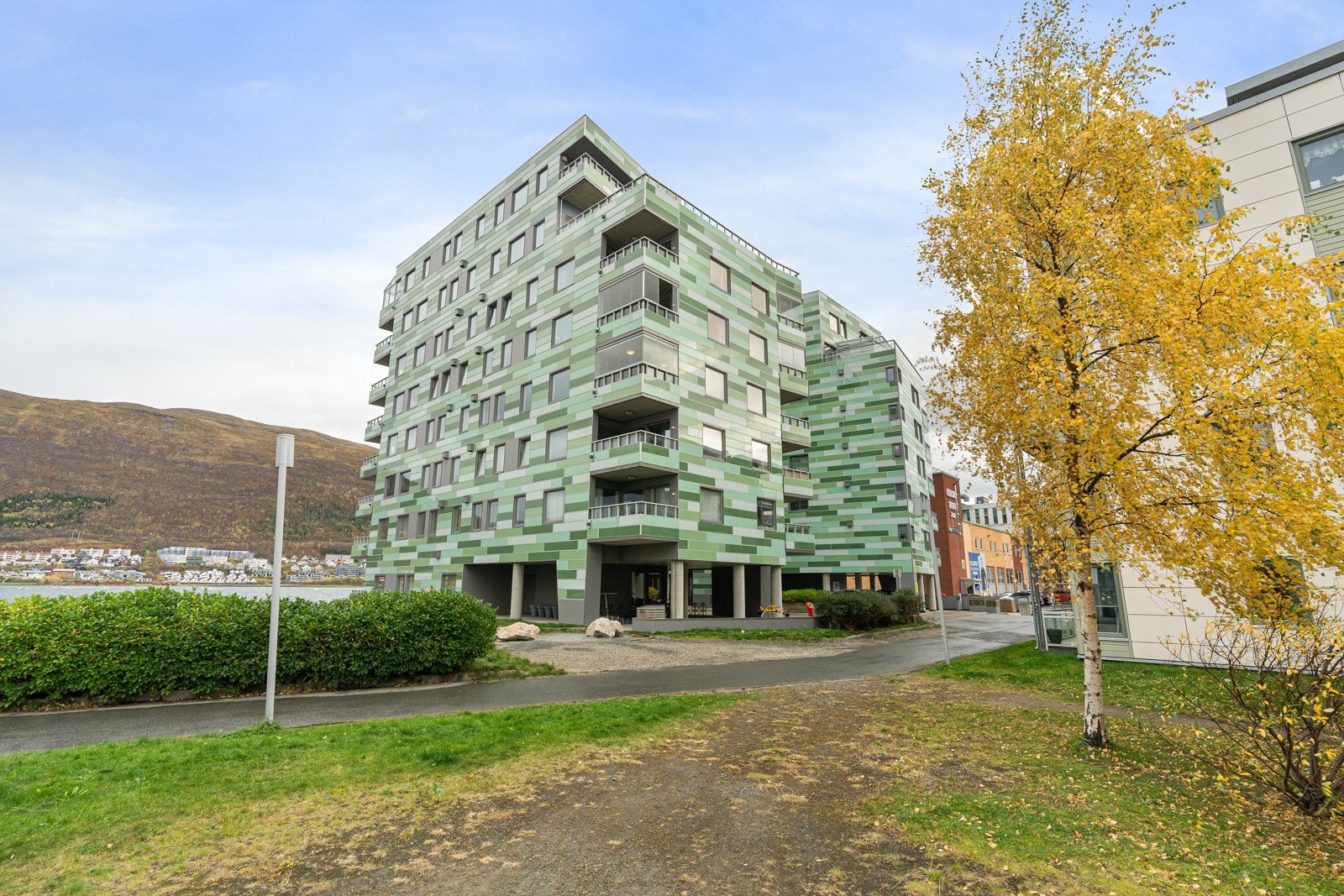 Byggene har et karakteristisk utseende og leilighetene her framstår svært etterspurte.