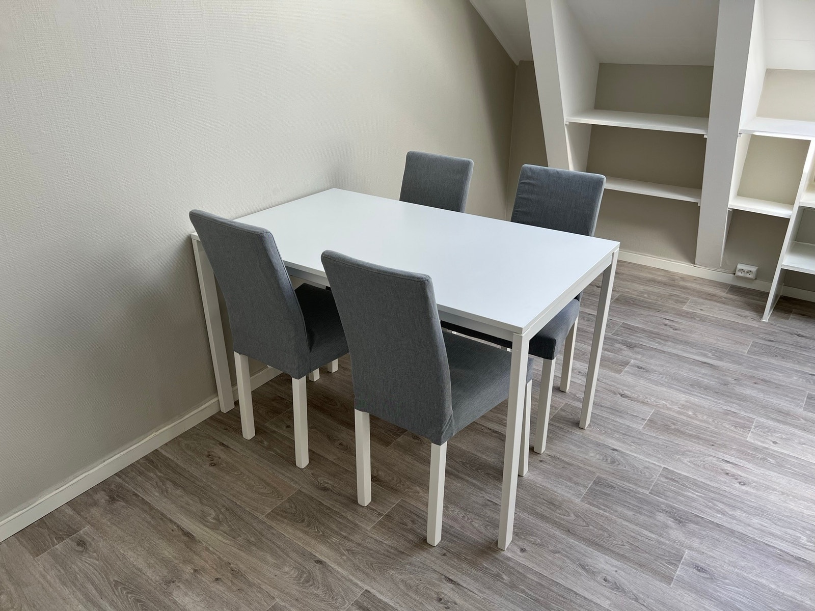 Stue/spiseplass Galleribilde