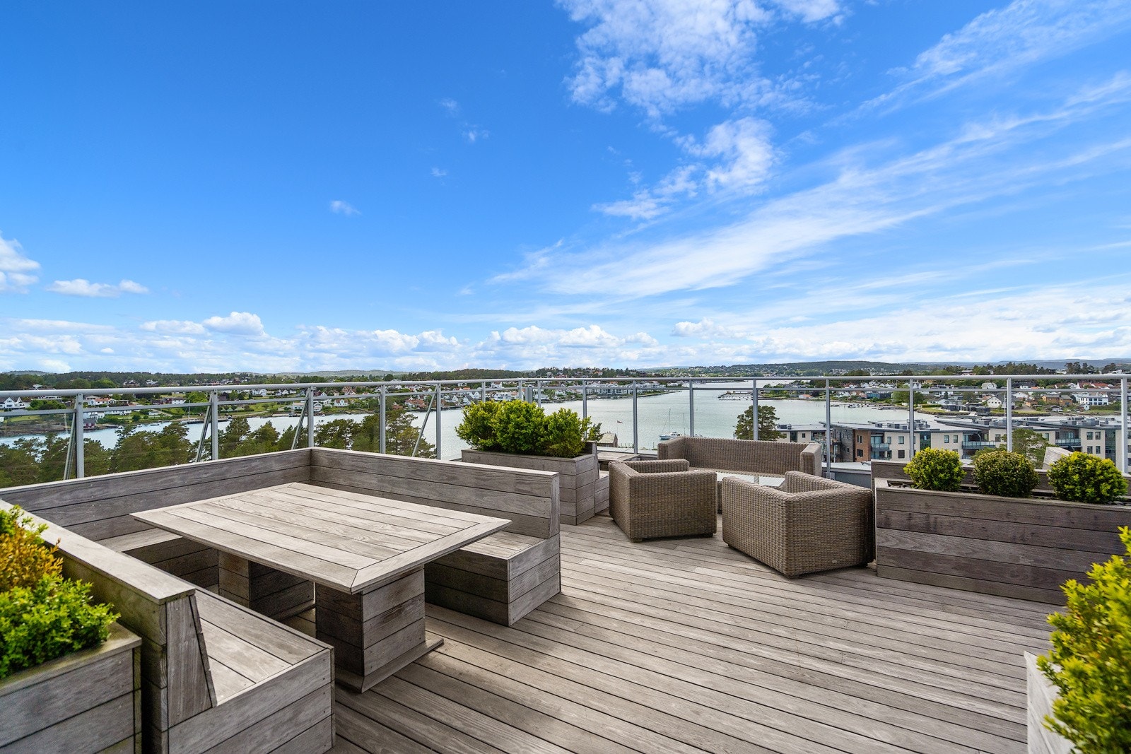 Stor, felles takterrasse Galleribilde