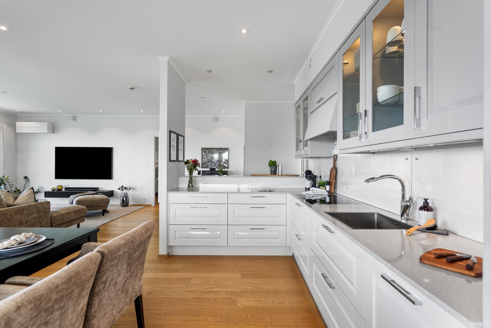 Praktisk og arbeidvennlig kjøkken Galleribilde