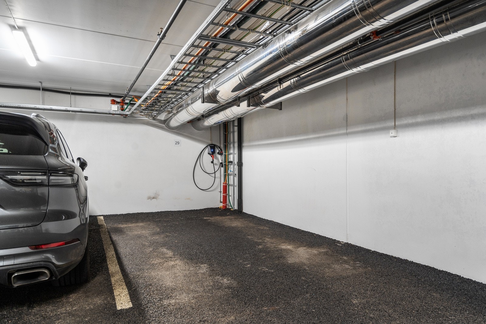 Egen parkering i felles parkeringskjeller Galleribilde