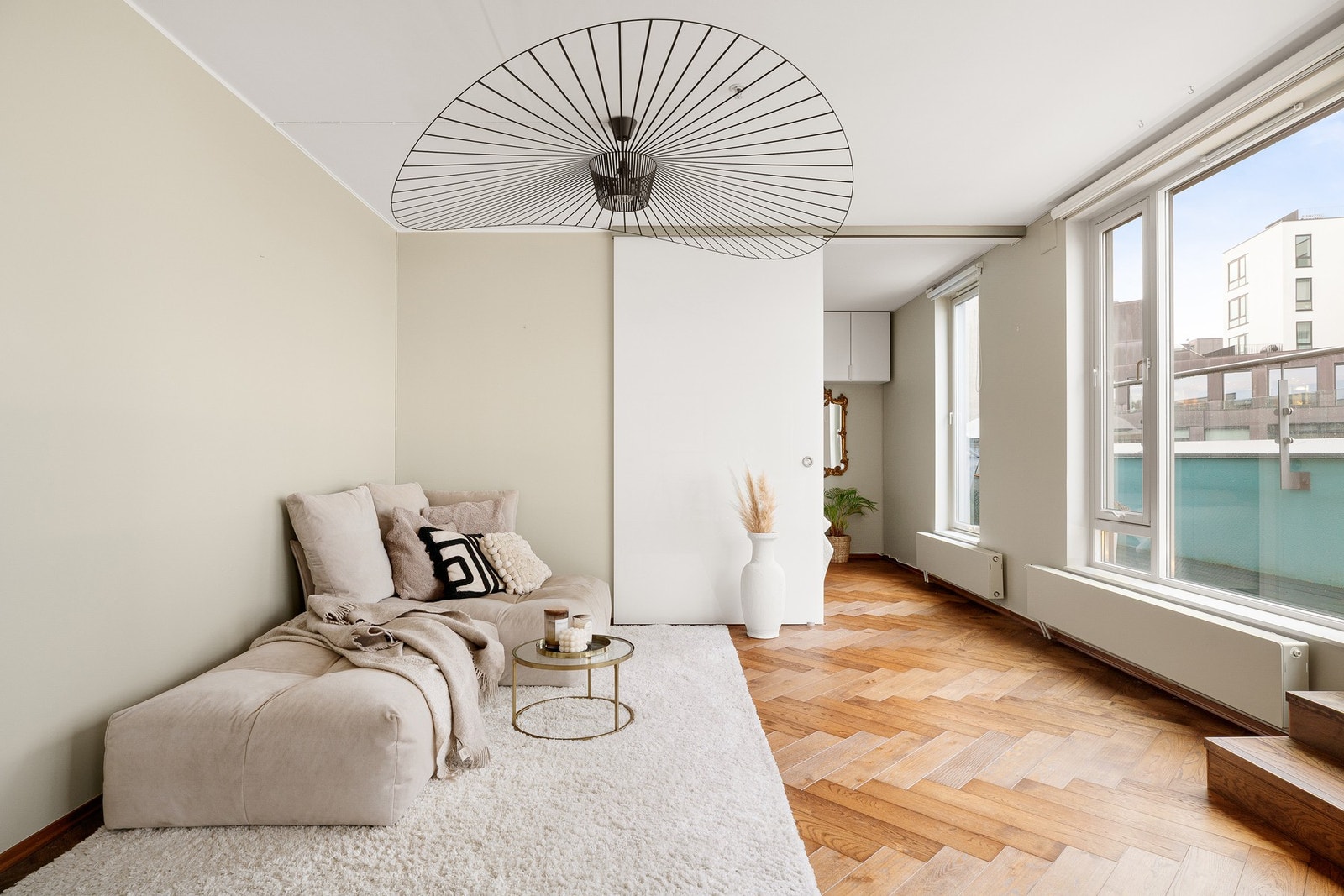 Boligen ligger i et nyere boligbygg med Pluss bolig-konsept. Galleribilde