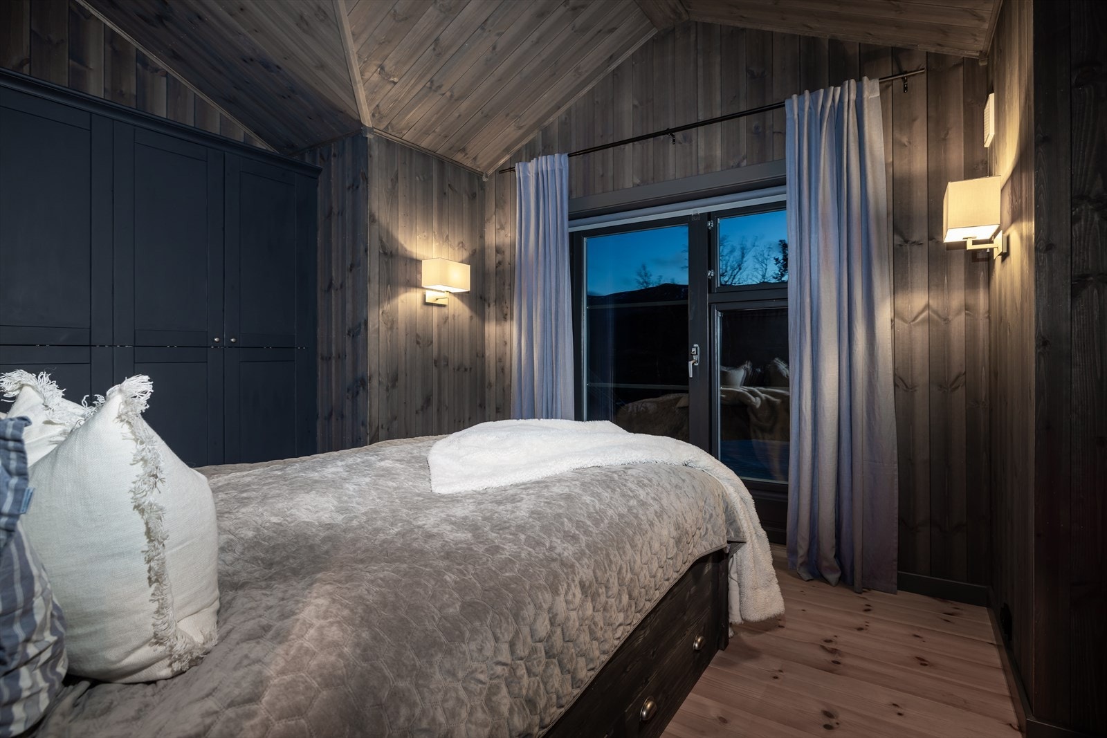 Alle senger og skap er plassbygd av MWC Galleribilde