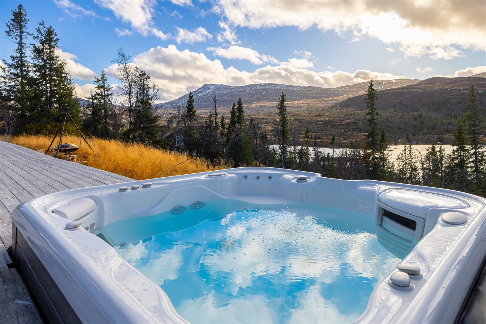 Majestetiske Høgevardetoppen i bakgrunnen Galleribilde