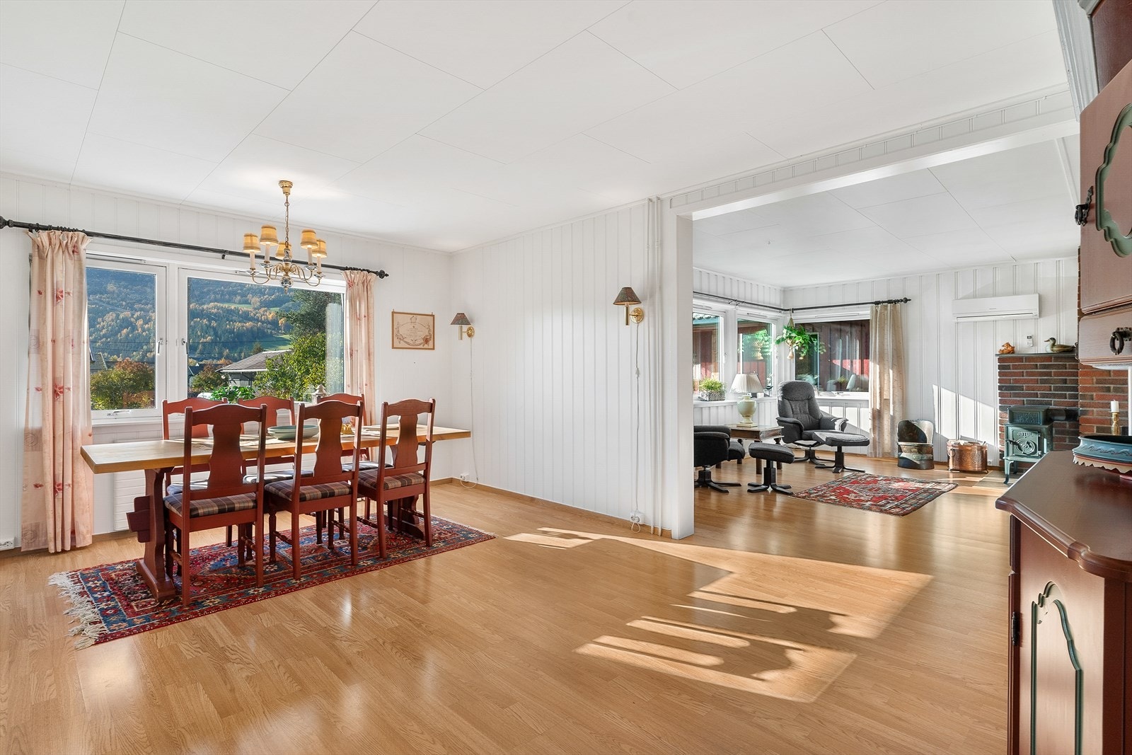 Fra spisestue mot stuen Galleribilde