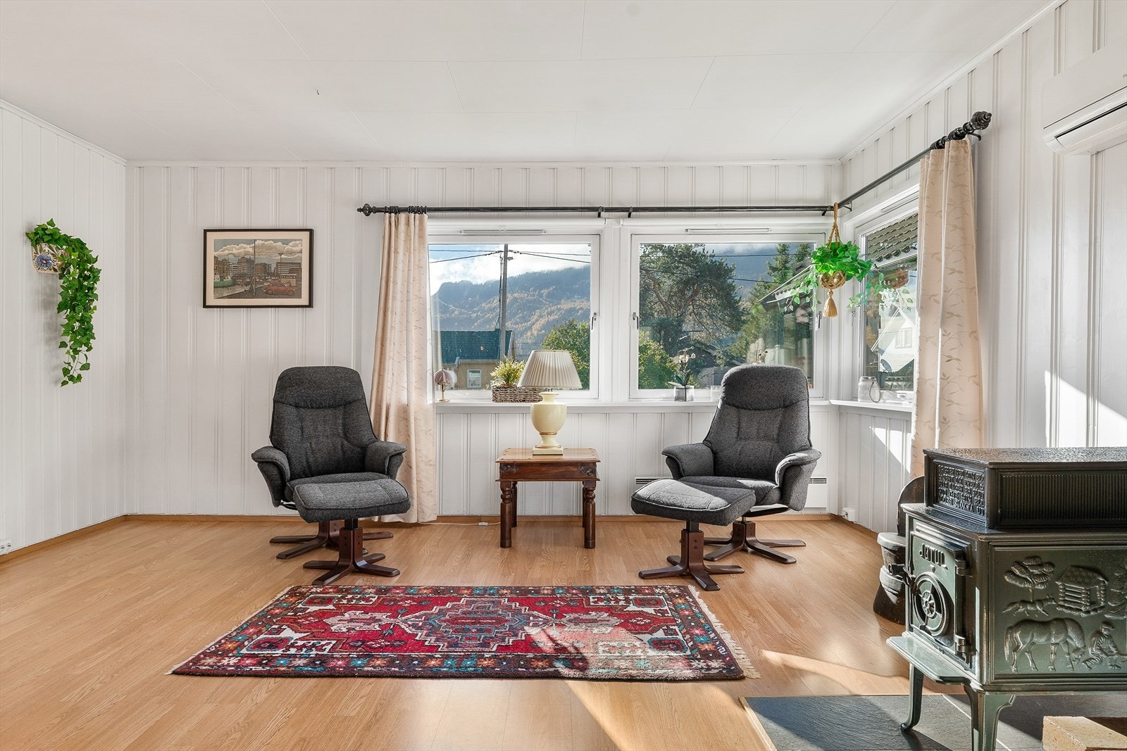 I tillegg til annet møblement etter eget behov og ønske Galleribilde