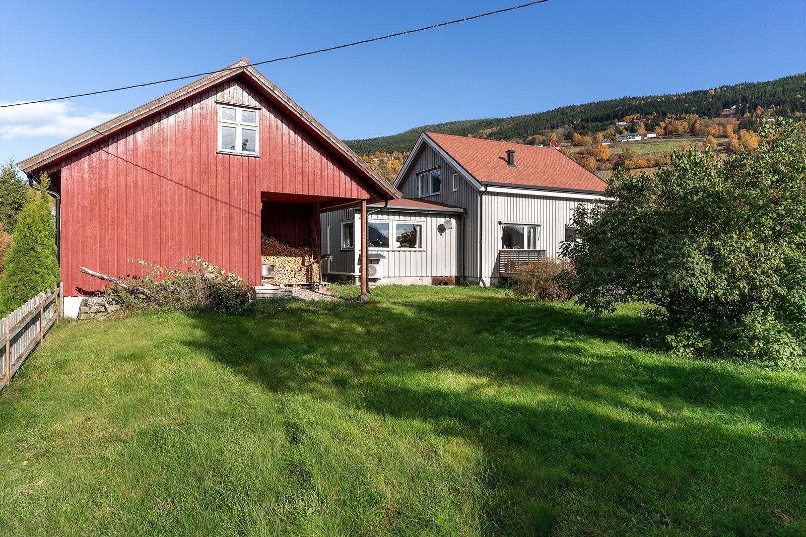 Hagen er dels inngjerdet Galleribilde