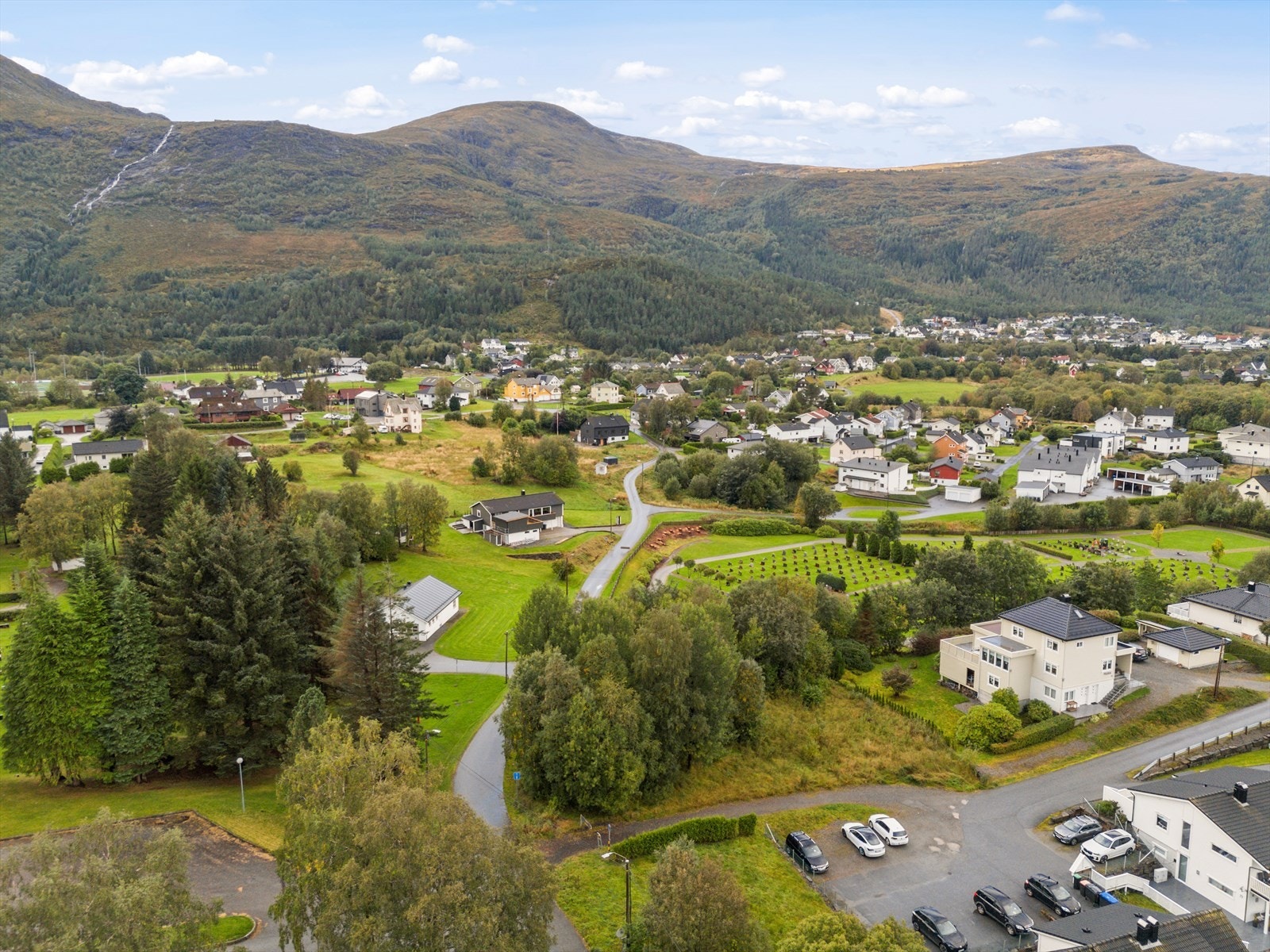 Det avholdes ikke visning på tomten, bud må derfor ha gyldighet på minimum 30 minutter. Galleribilde