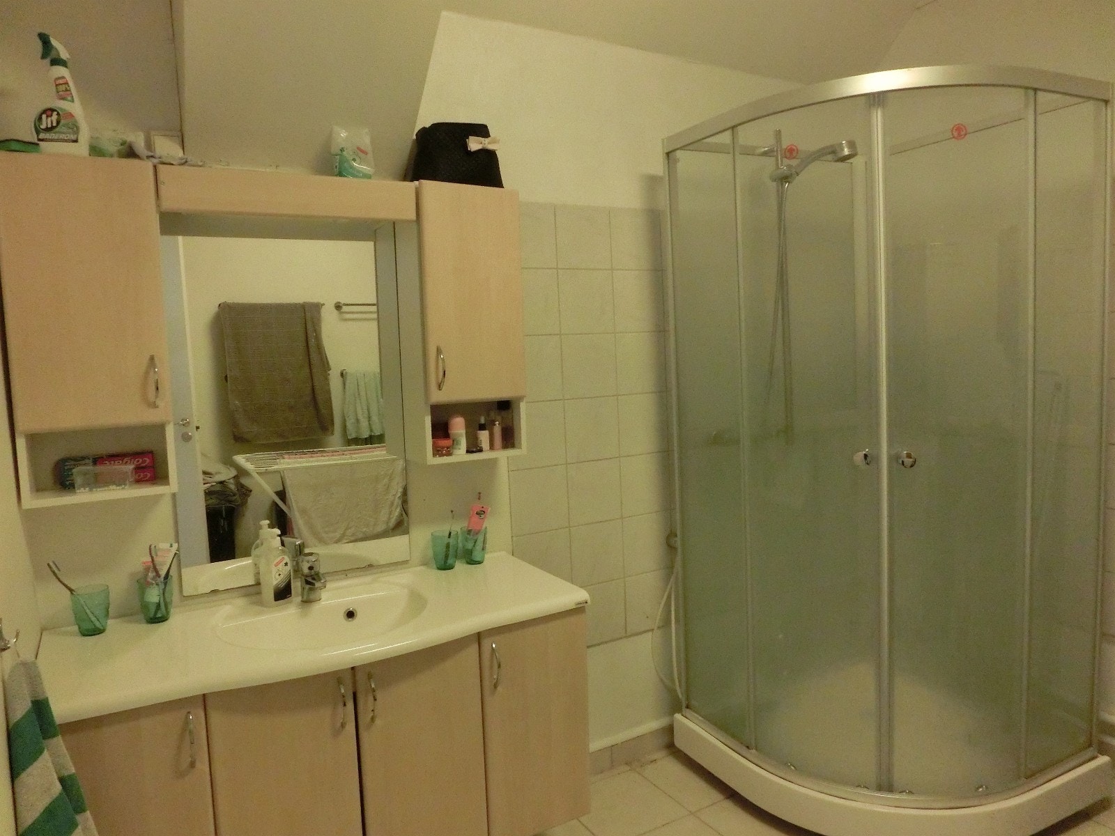 Stort bad. Egen WC i tillegg. Galleribilde