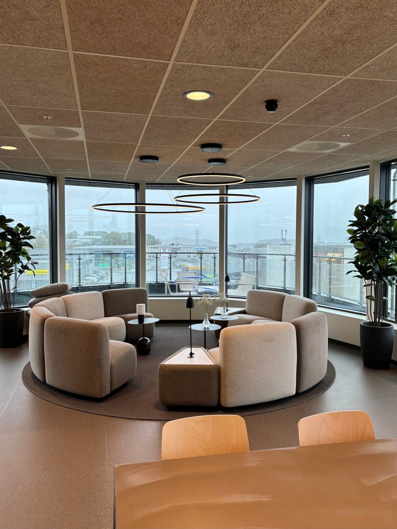 Stor og moderne felles kantine Galleribilde