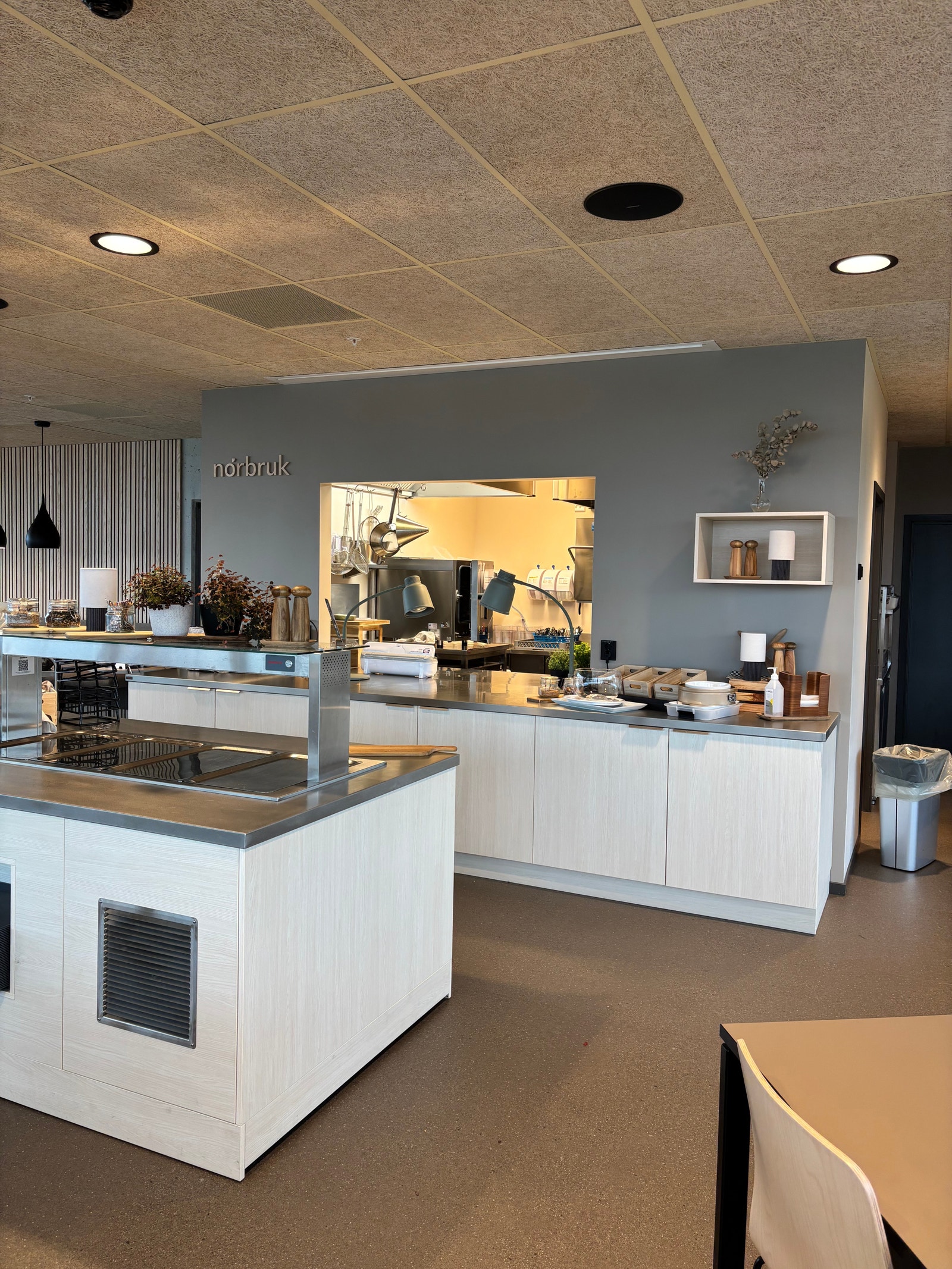 Stor og moderne felles kantine Galleribilde