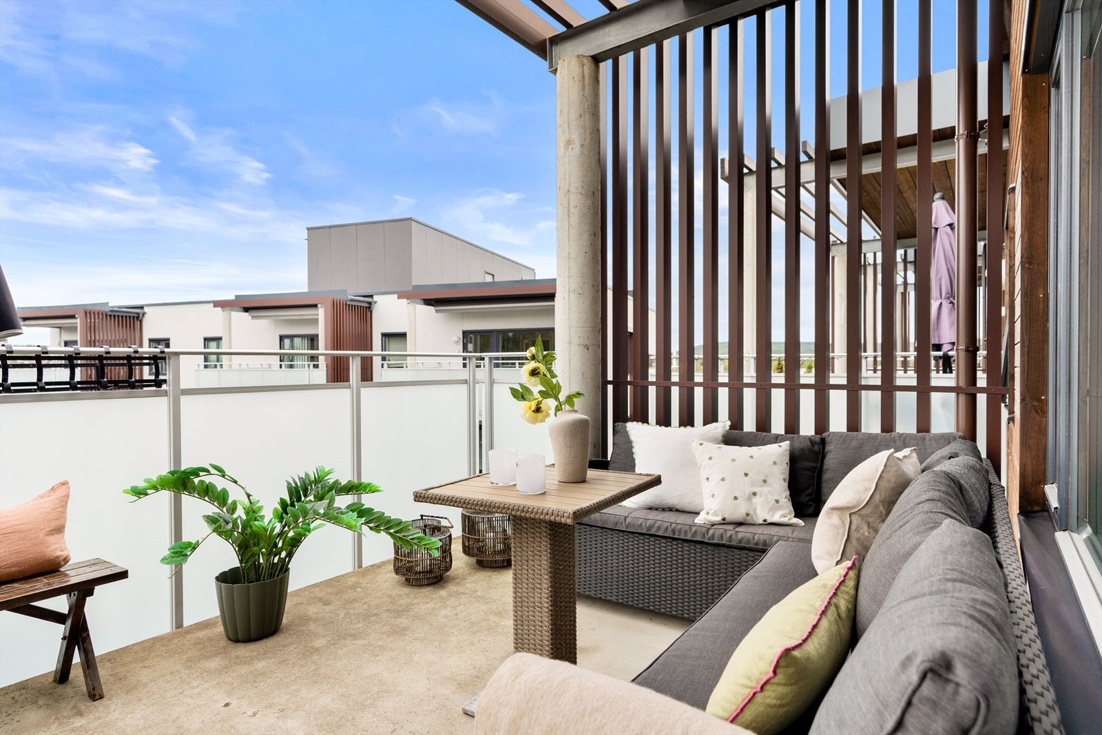 Terrassen har god plass til utemøbler og grill- her er mulighetene mange! Galleribilde