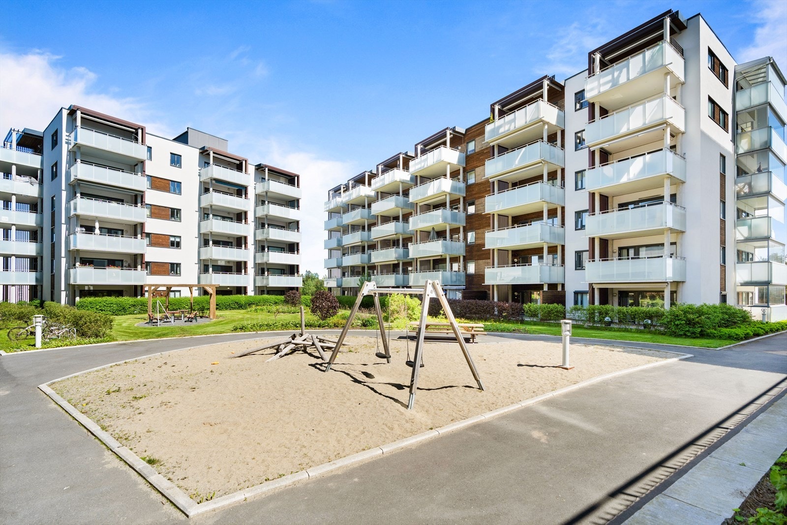 Lekeplass kort vei unna leiligheten Galleribilde