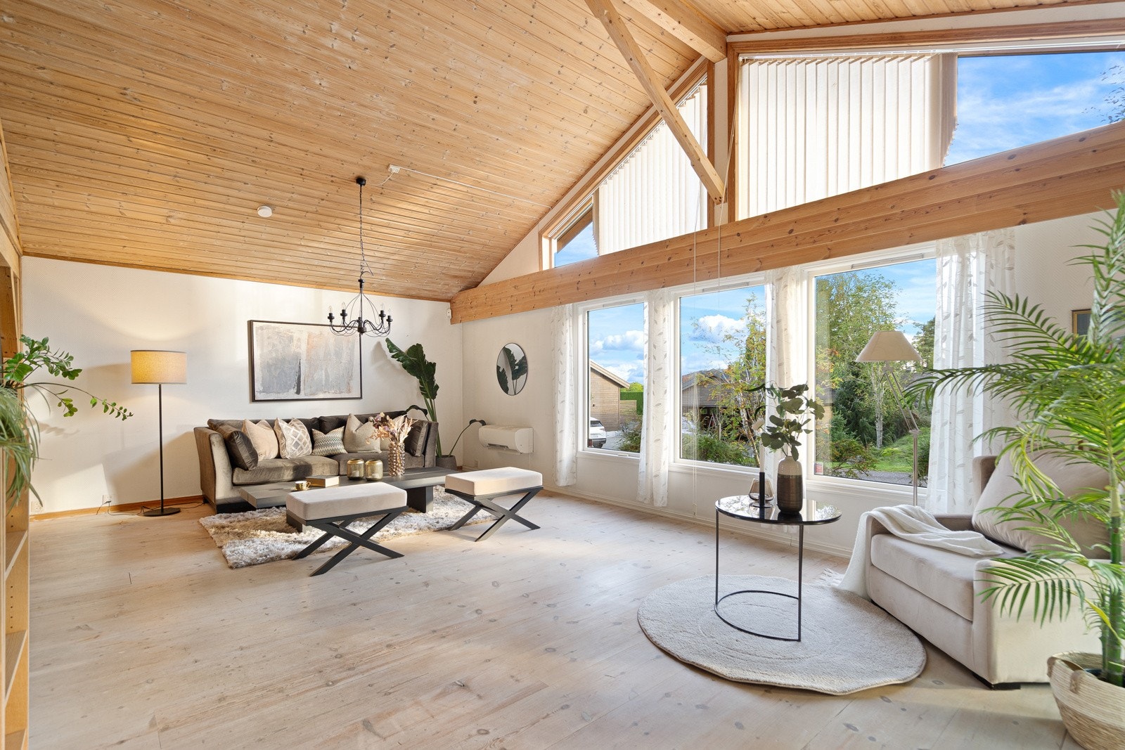 Legg merke til de fine vindussammensetningene Galleribilde