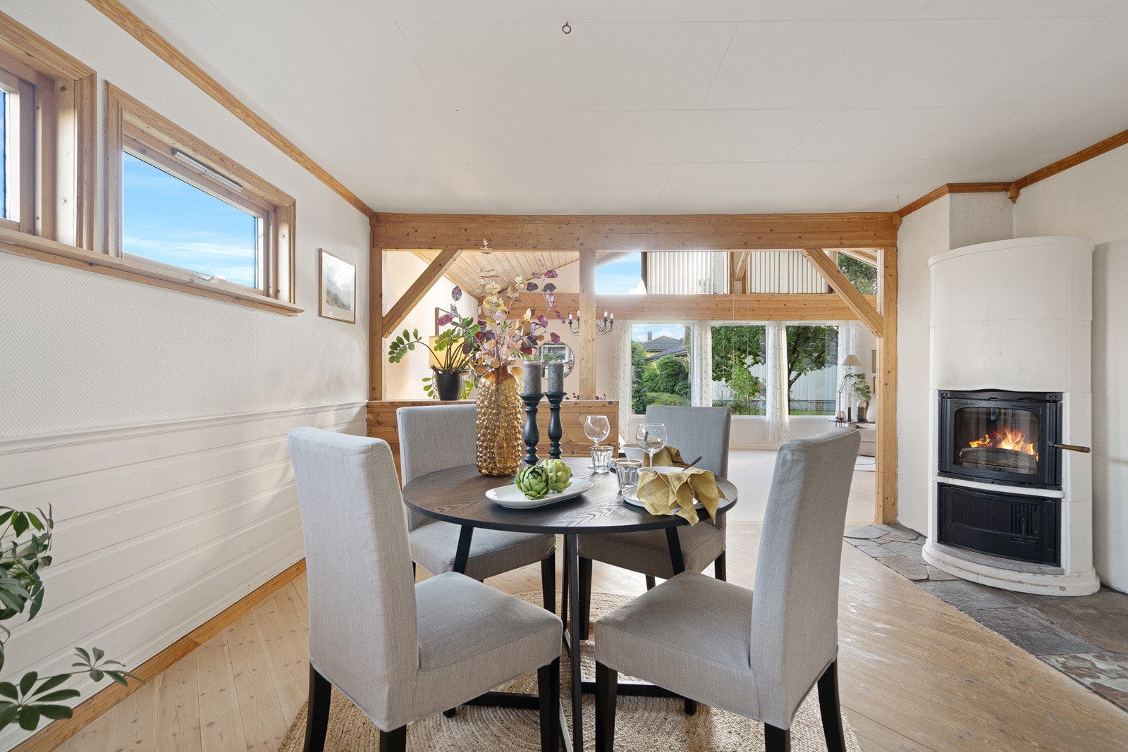 Stor sisestue hvor man kan dekke til hyggelige lag for familie og venner Galleribilde