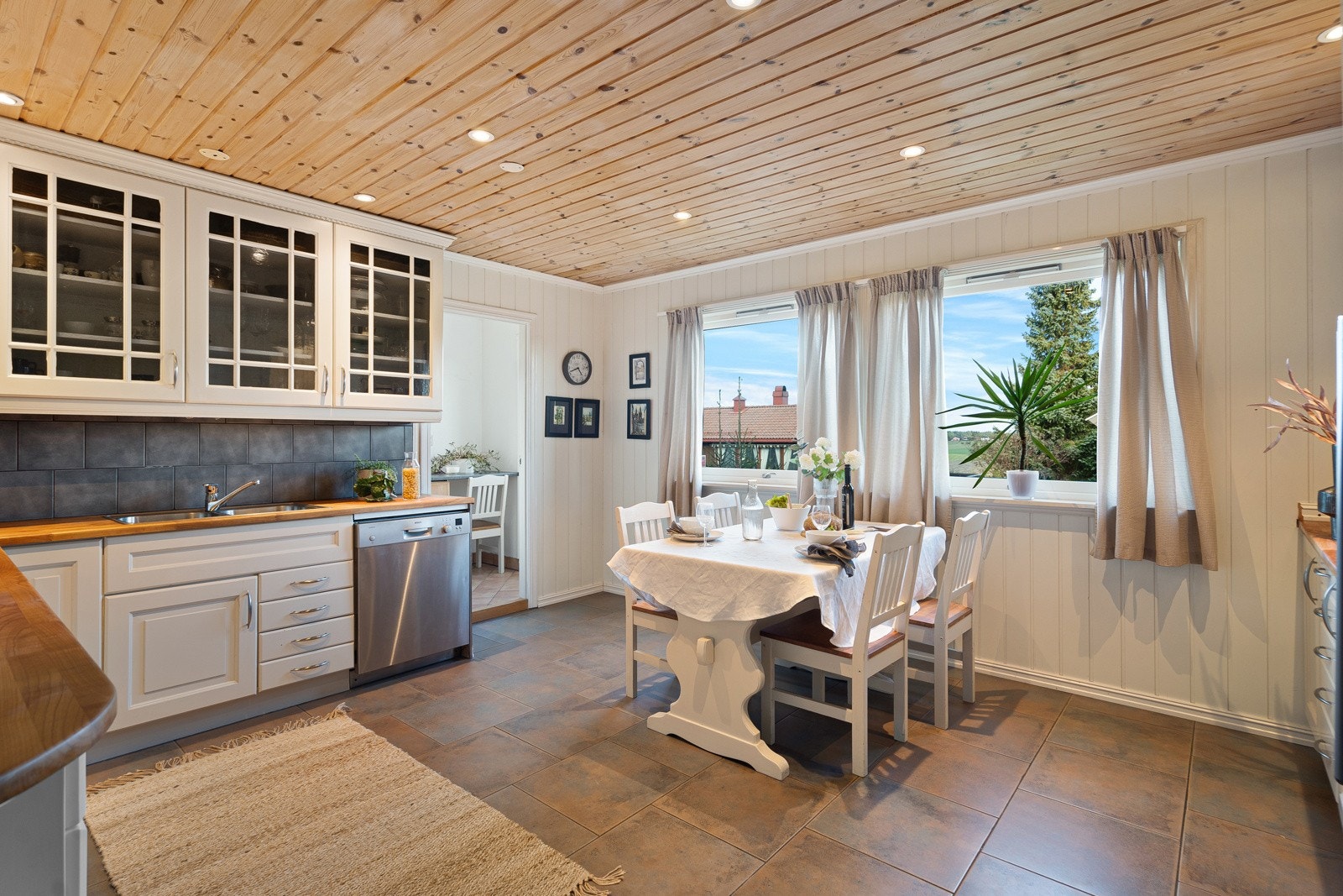 Hyggelig og funksjonelt kjøkken Galleribilde