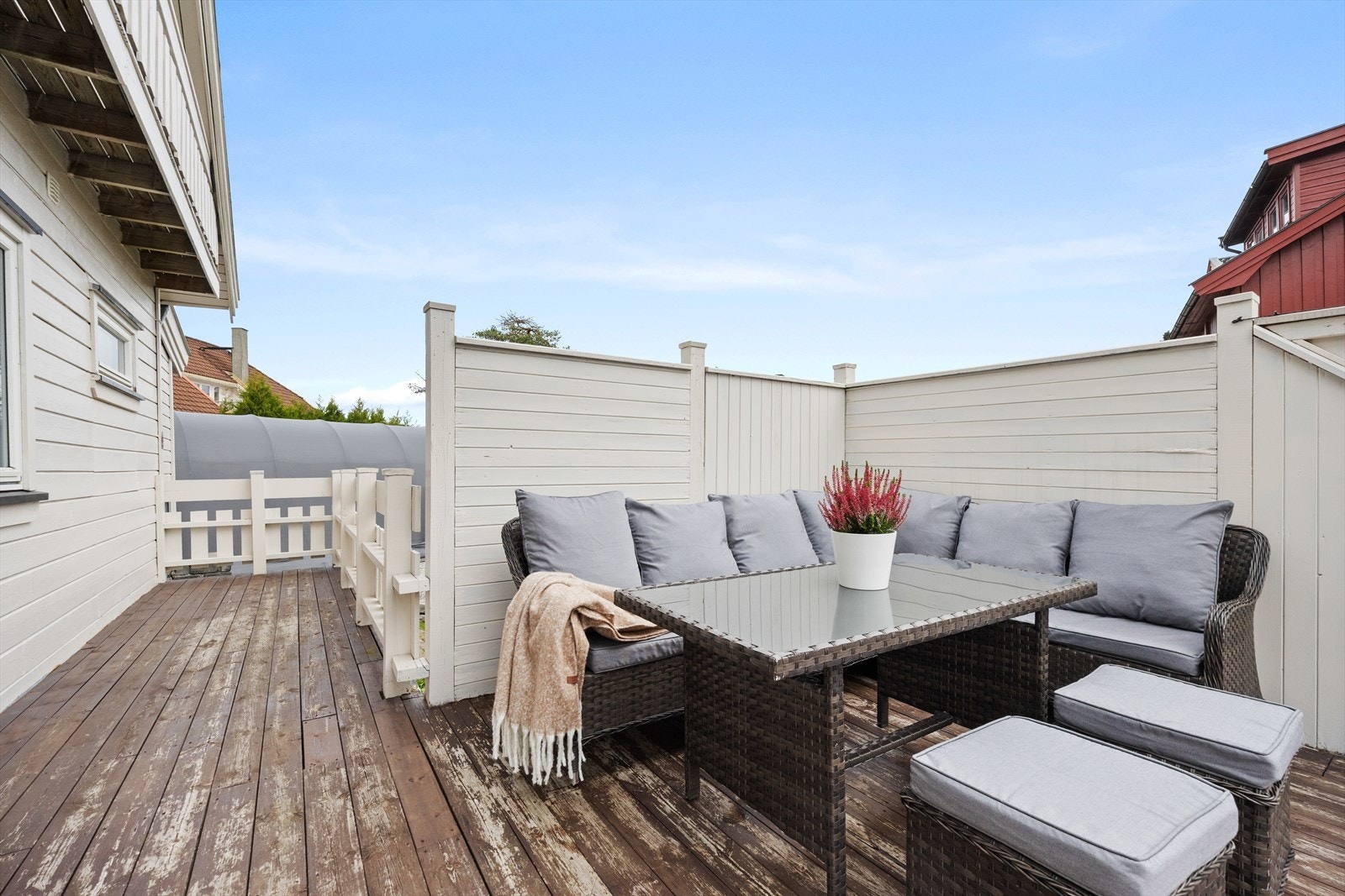 Fra kjøkken er det utgang til terrasse Galleribilde