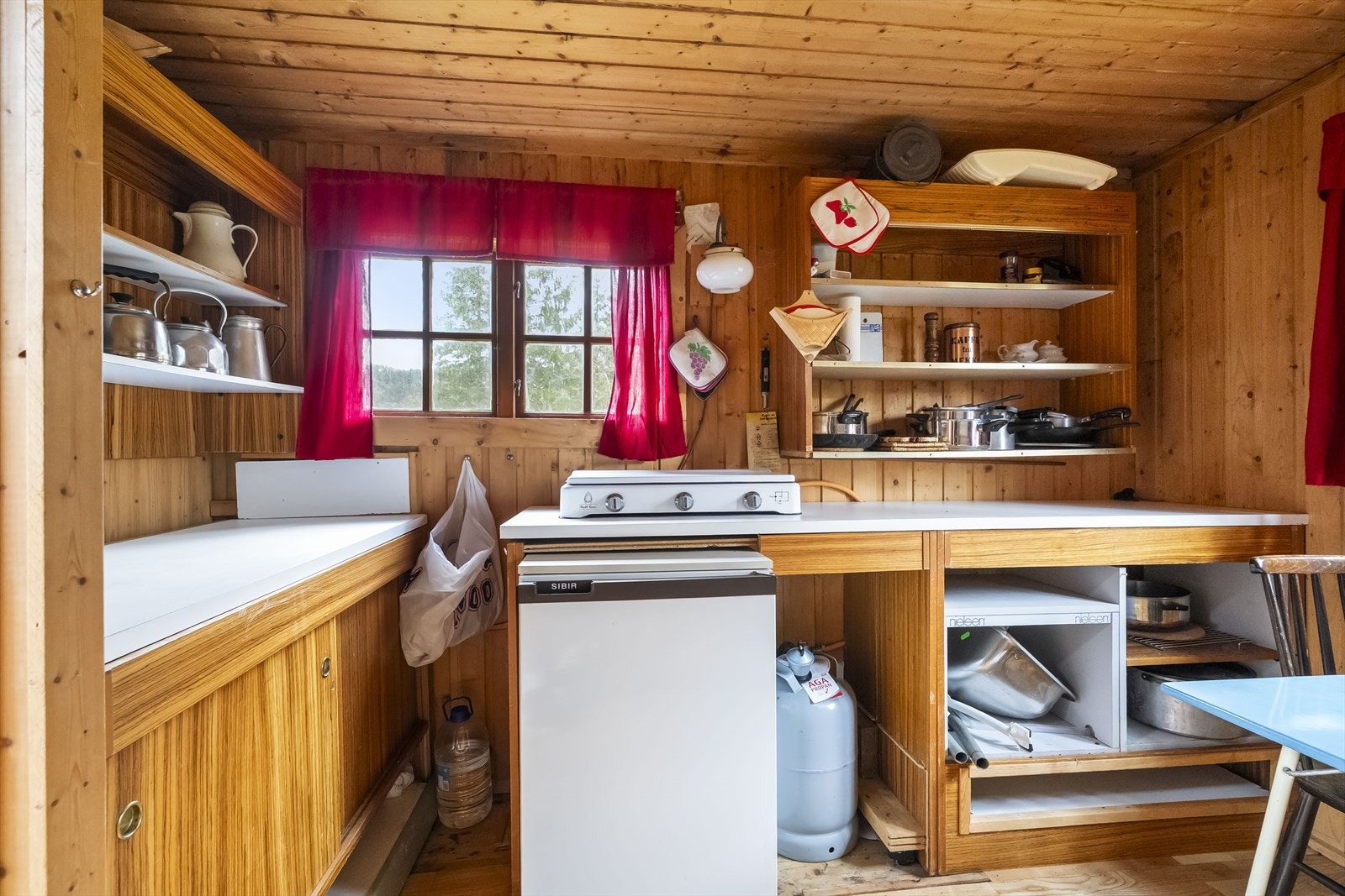 - Enkel innredning på kjøkken - Galleribilde