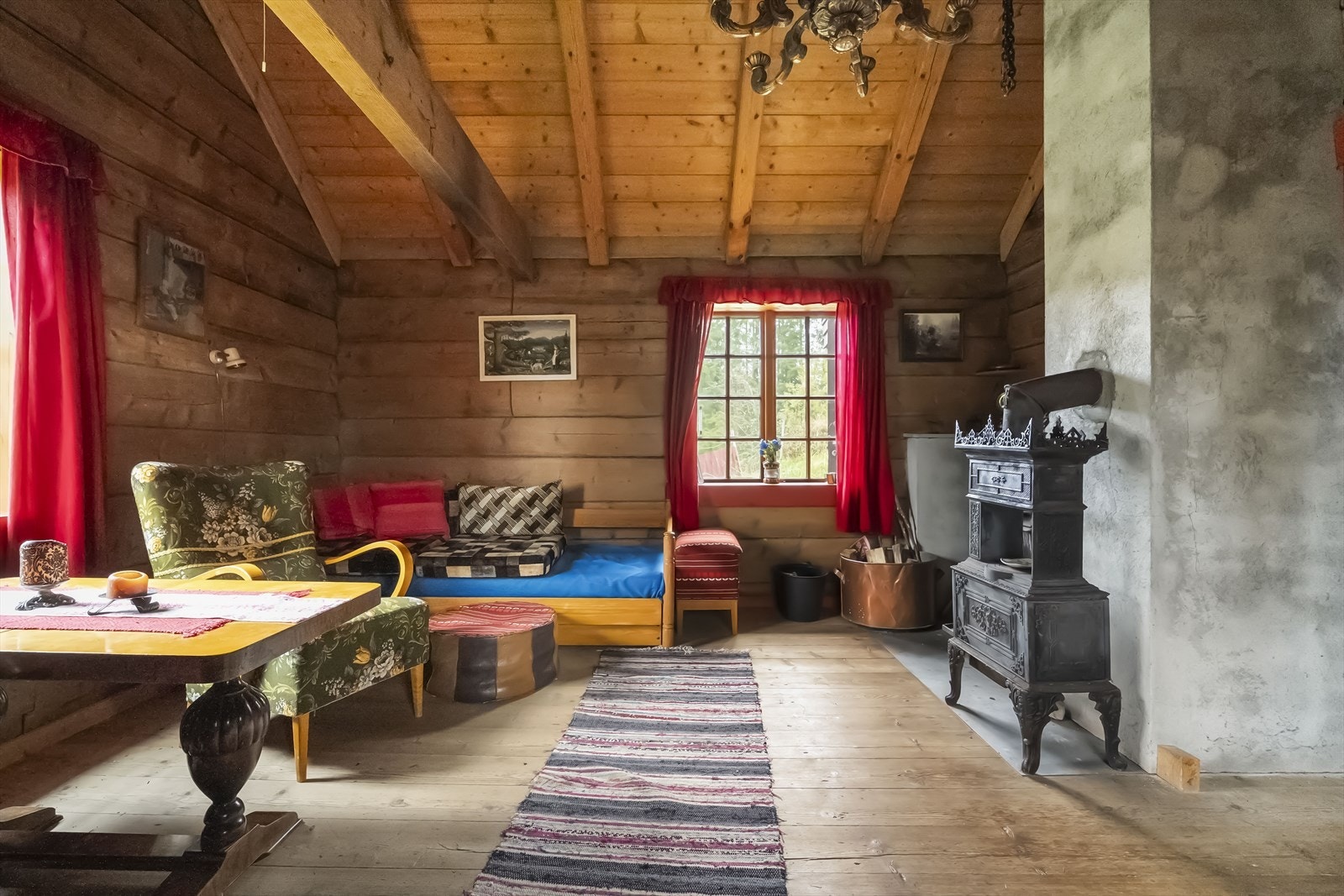 - Det er vedfyring i stue - Galleribilde