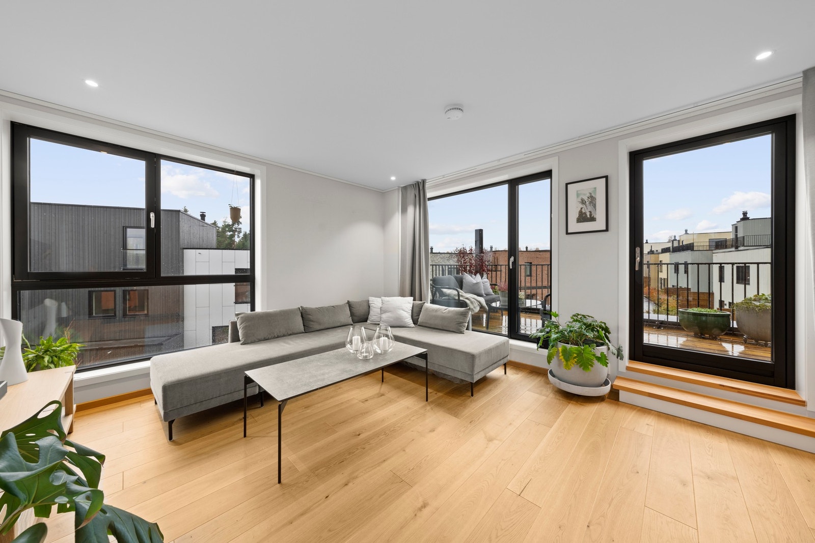 Høytliggende, lyst og behagelig uten innsyn Galleribilde